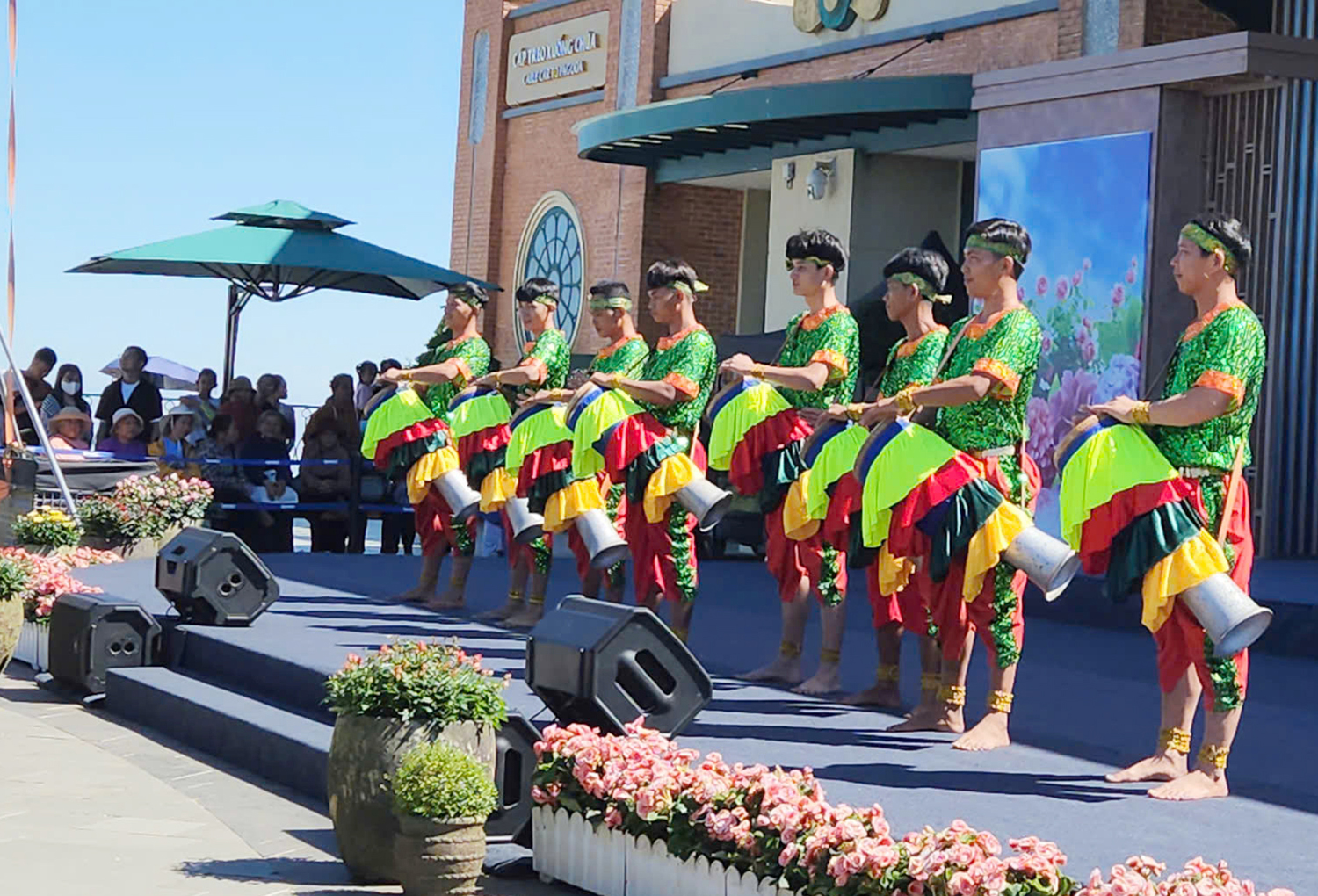 Bảo tồn di sản văn hóa trên núi Bà Đen - 8