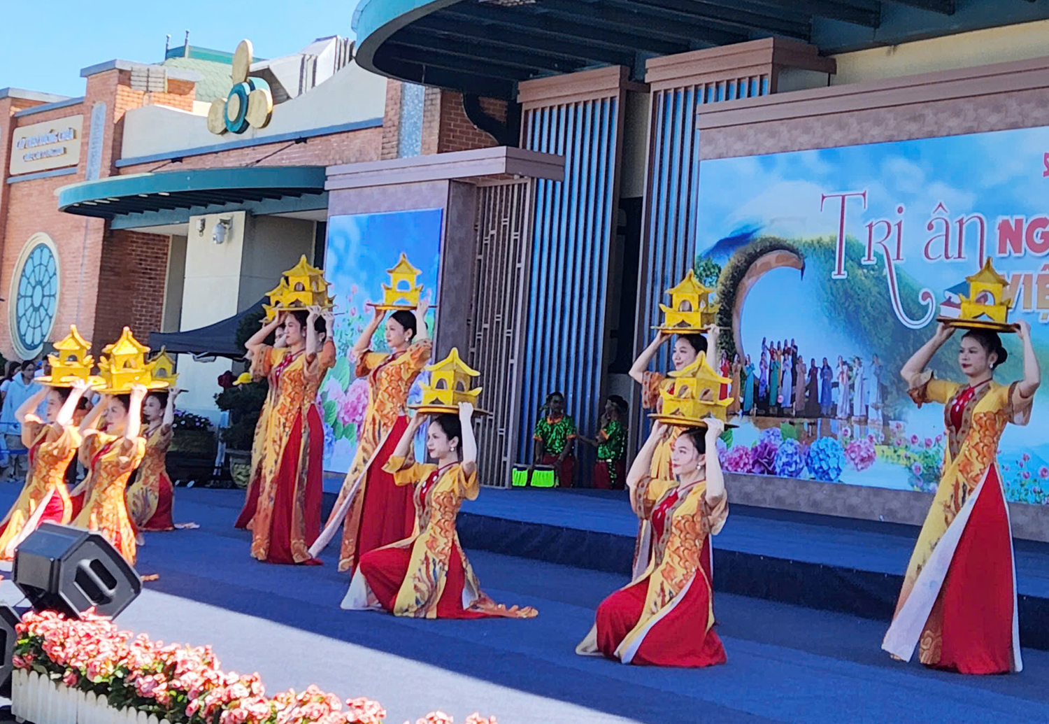 Bảo tồn di sản văn hóa trên núi Bà Đen - 9