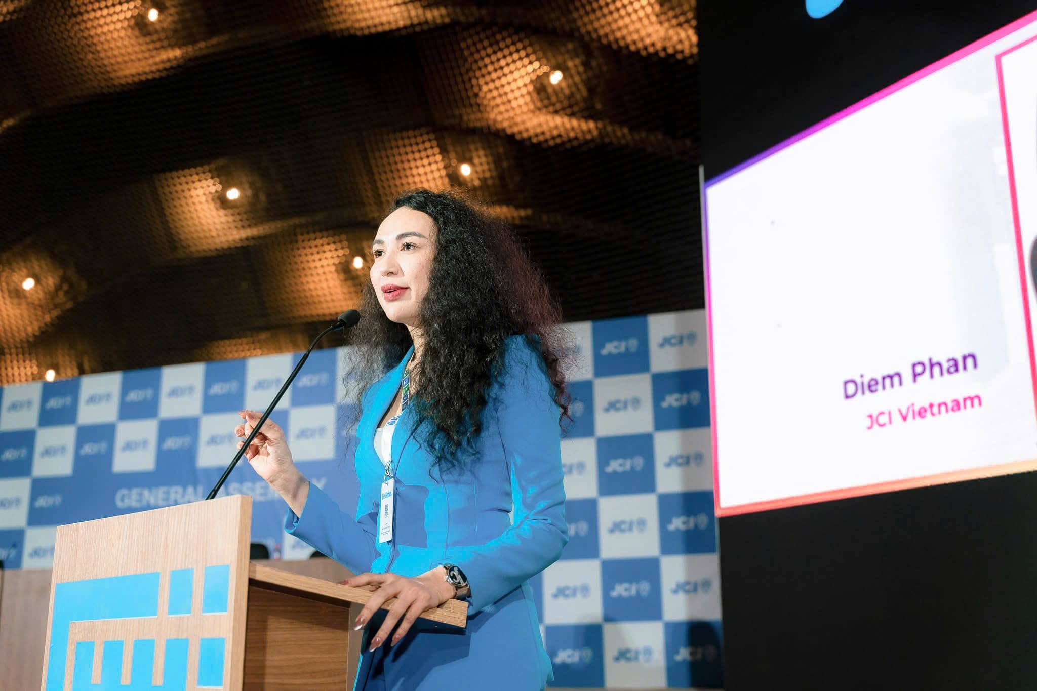 Hoa hậu Ngọc Diễm liên tục gặt hái thành công đáng ngưỡng mộ - 1