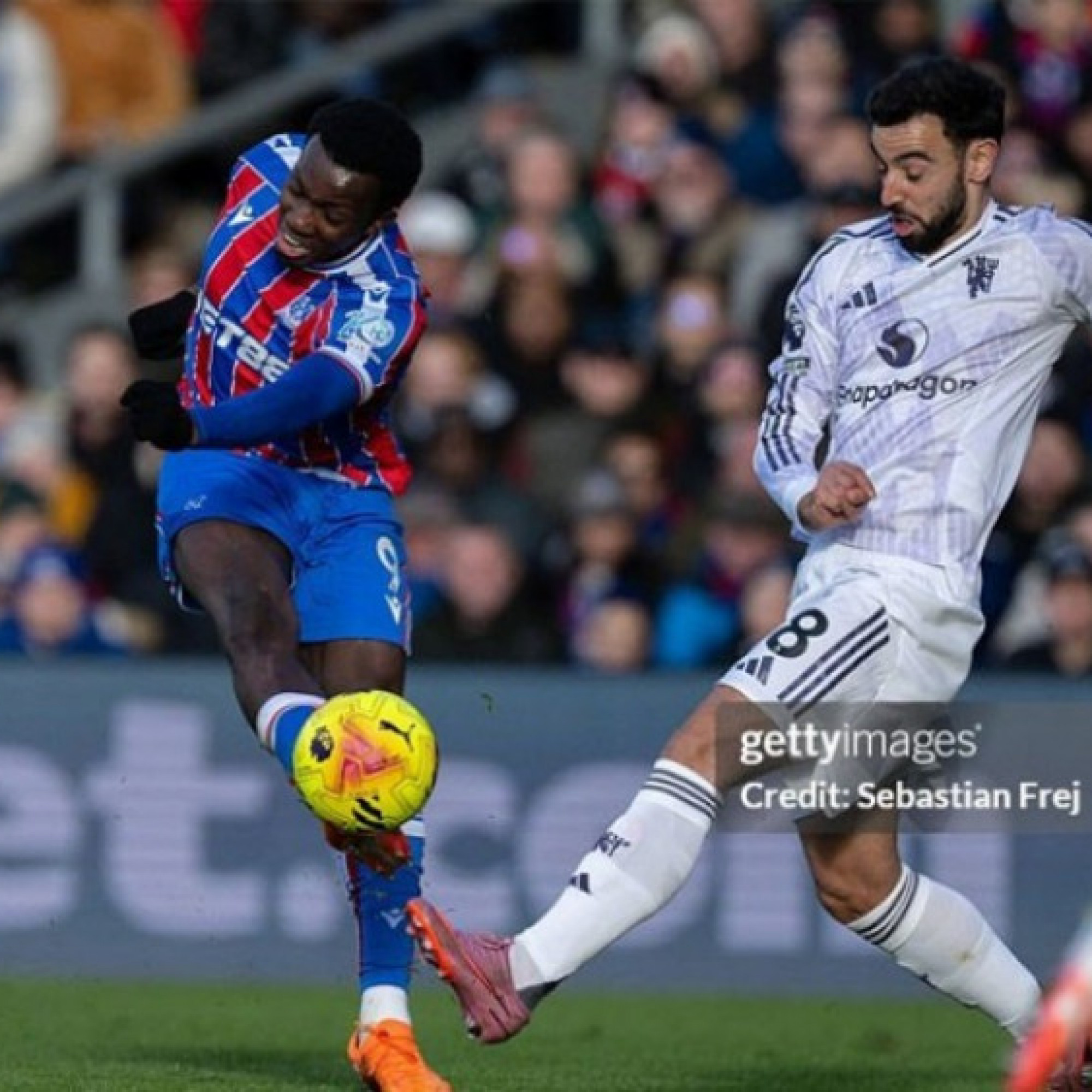  - Tin mới nhất bóng đá sáng 3/11: Fernandes được bầu chọn hay nhất vòng 13 Ngoại hạng Anh