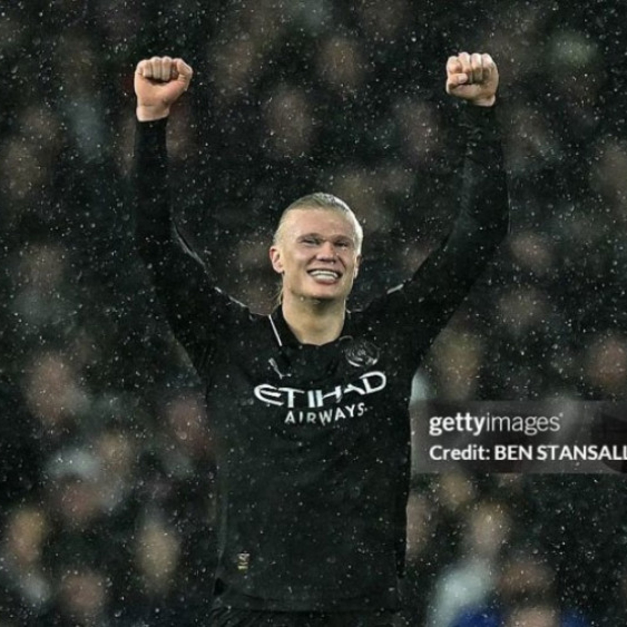  - Rực rỡ Haaland cán mốc 100 bàn ở Ngoại hạng Anh, phá siêu kỷ lục của Shearer