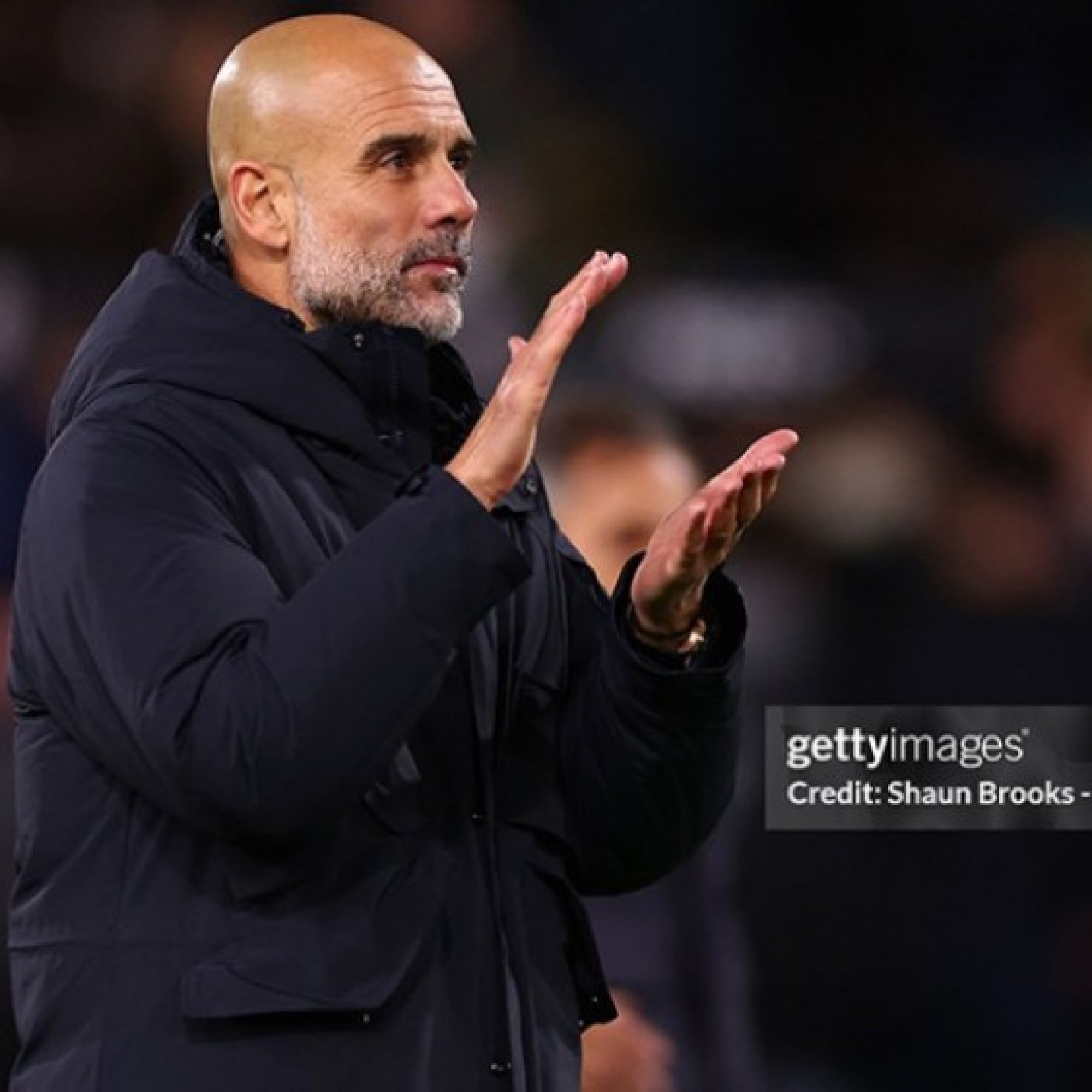  - Man City thắng Fulham: HLV Pep Guardiola "rụng tóc" sau trận rượt đuổi điên rồ