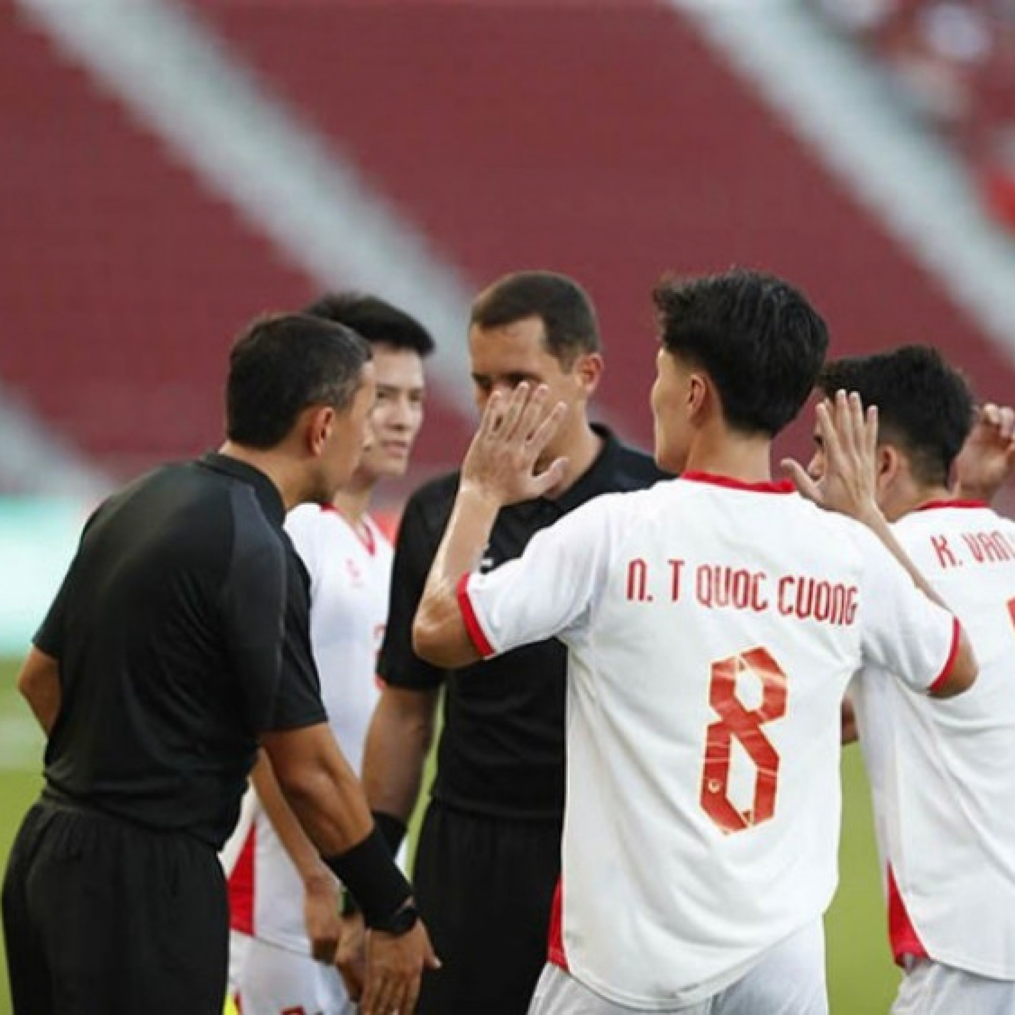  - Vì sao trọng tài "bẻ còi", công nhận bàn thắng giúp U22 Việt Nam hạ U22 Lào?