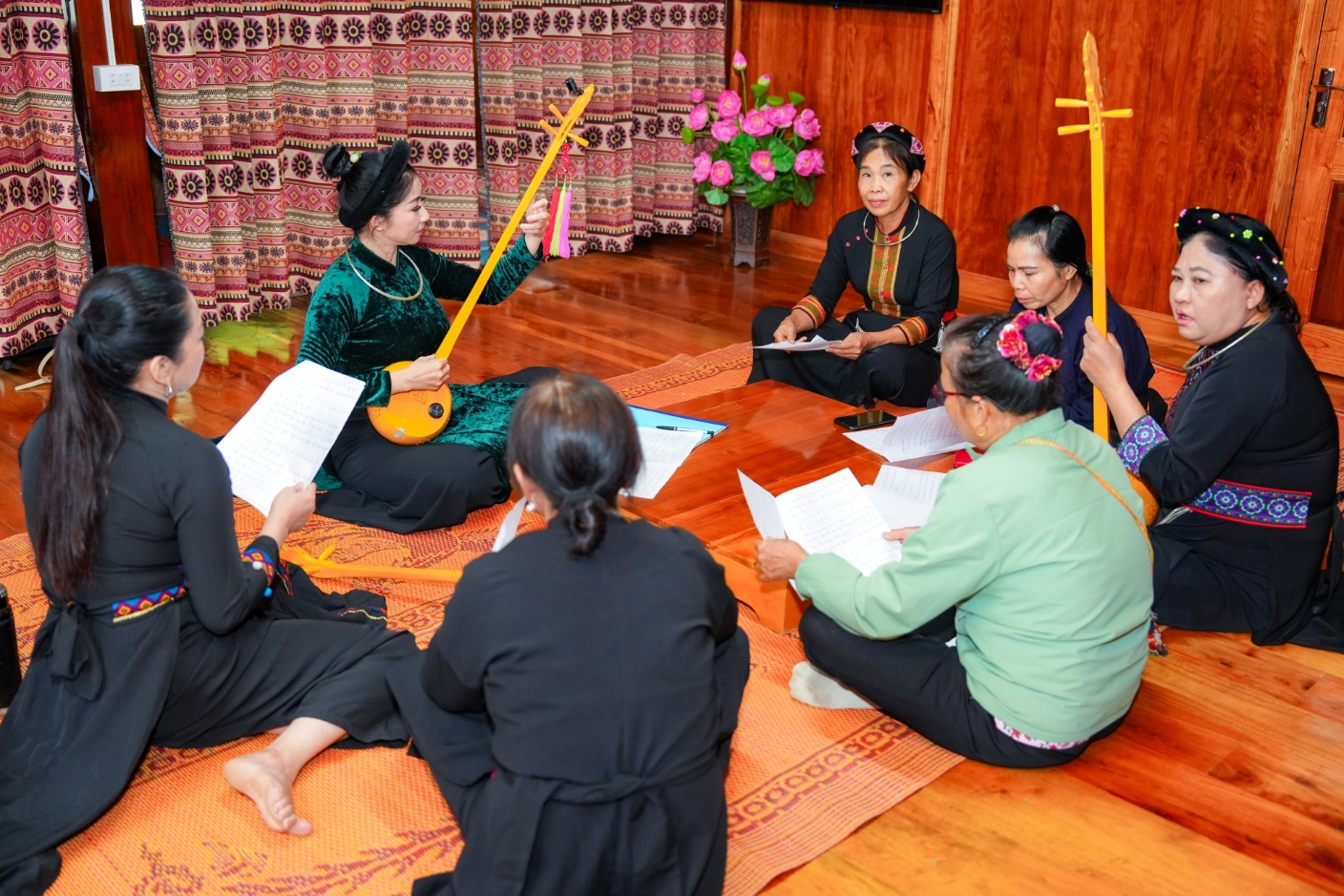 Đánh thức 'hồn' núi rừng Võ Nhai: Khi điệu Then, đàn Tính hòa nhịp cùng du lịch - 10