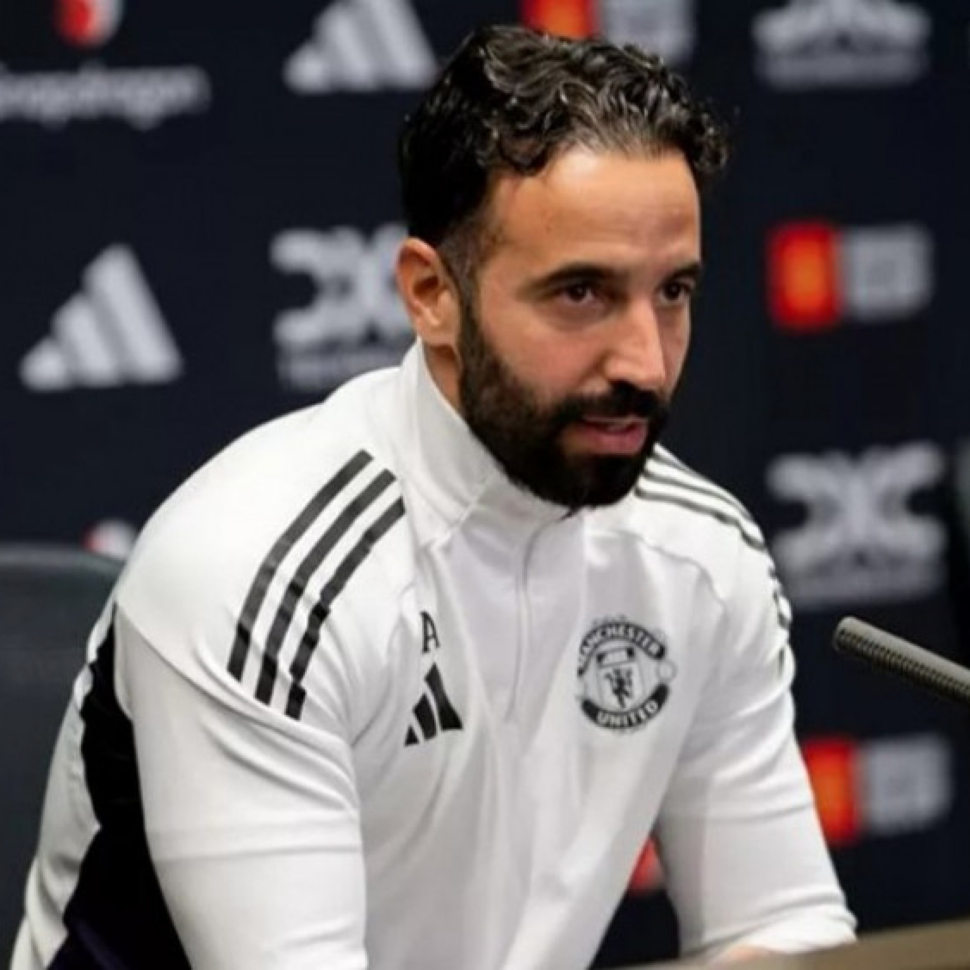  - HLV Amorim nói lý do Cunha mới ghi 1 bàn cho MU, trấn an Yoro sau lần vấp ngã