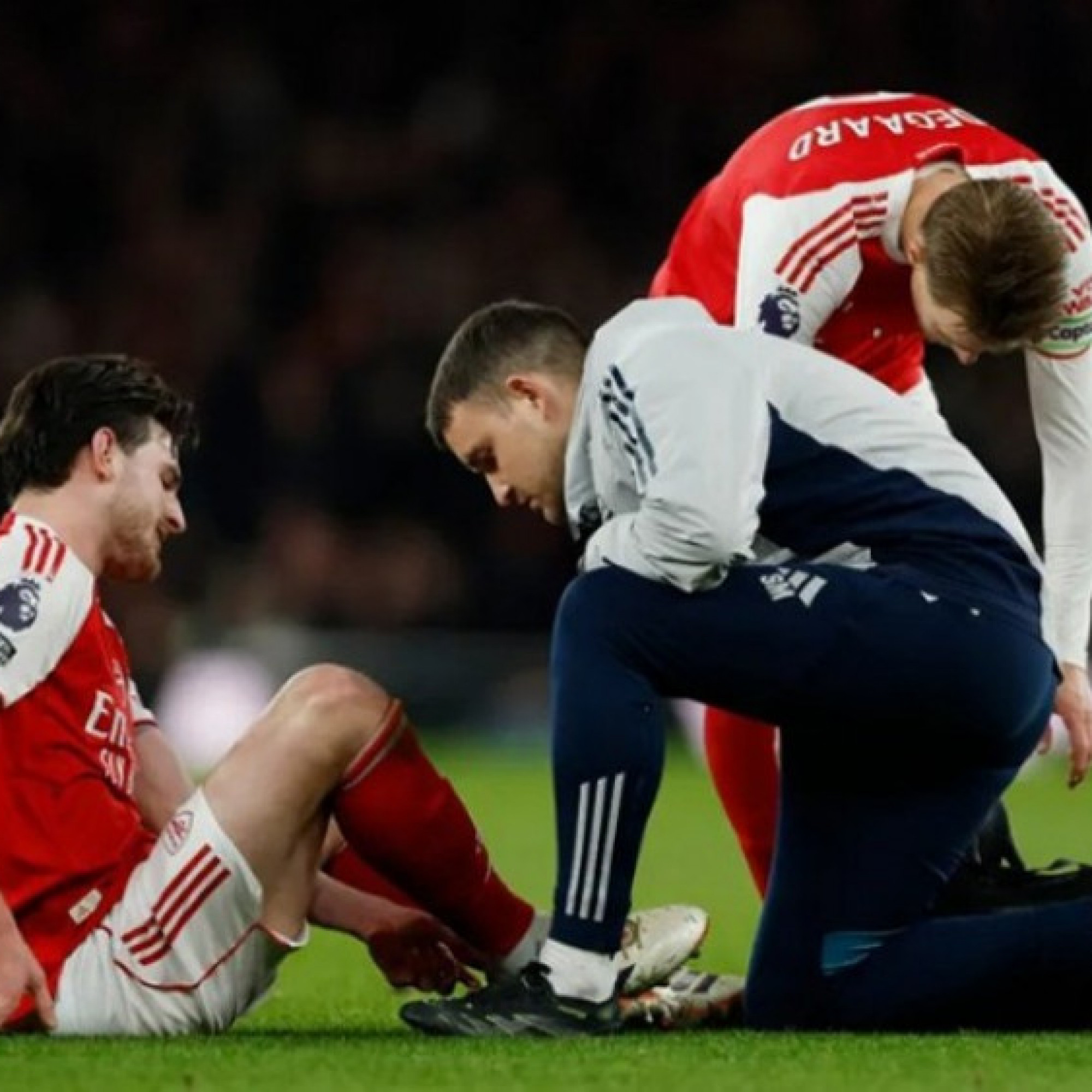  - Arsenal mất thêm trụ cột vì chấn thương: Arteta bức xúc chỉ trích Ngoại hạng Anh