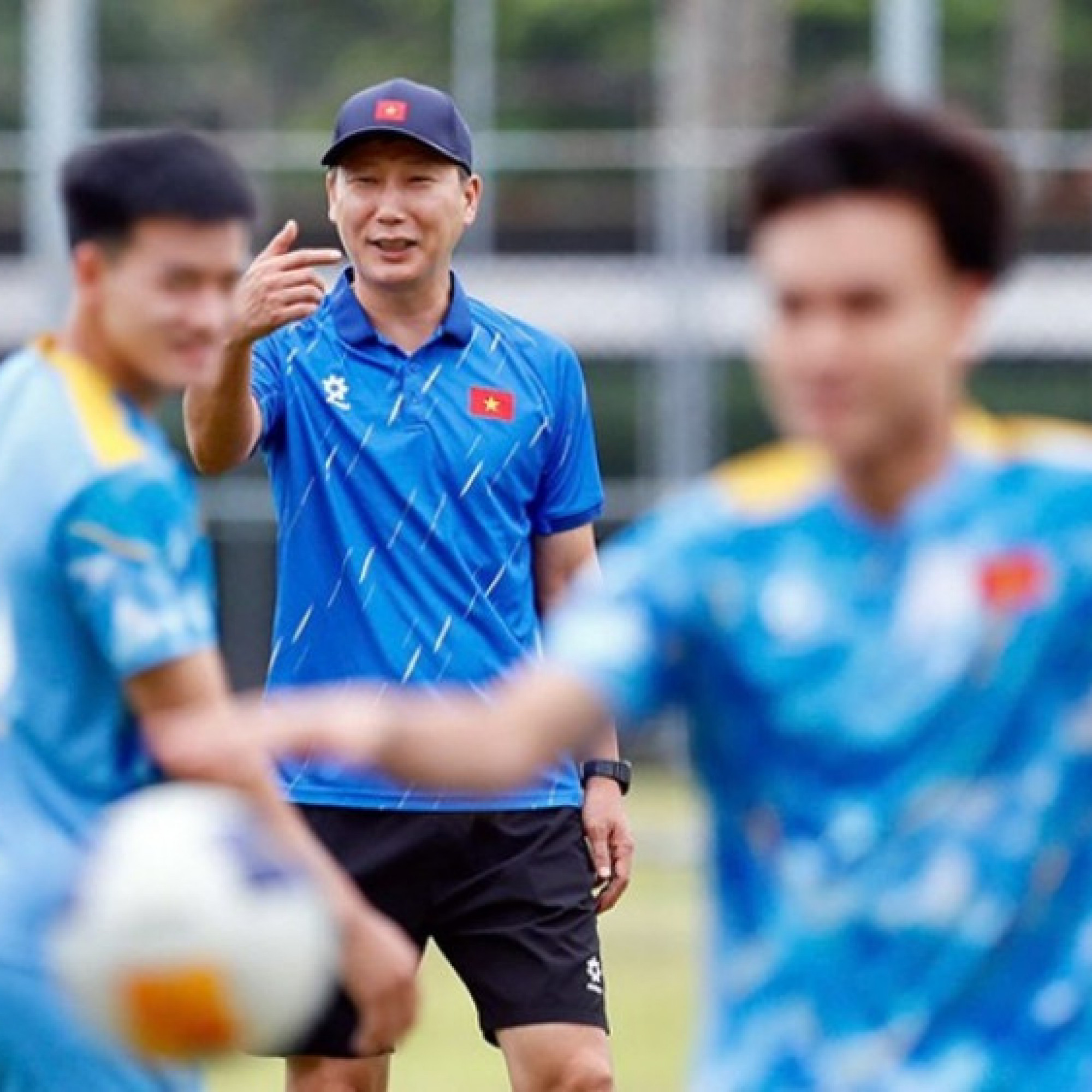  - Dàn sao U22 Việt Nam "so tài" cùng thầy Kim, chờ tranh ngôi đầu với U22 Malaysia