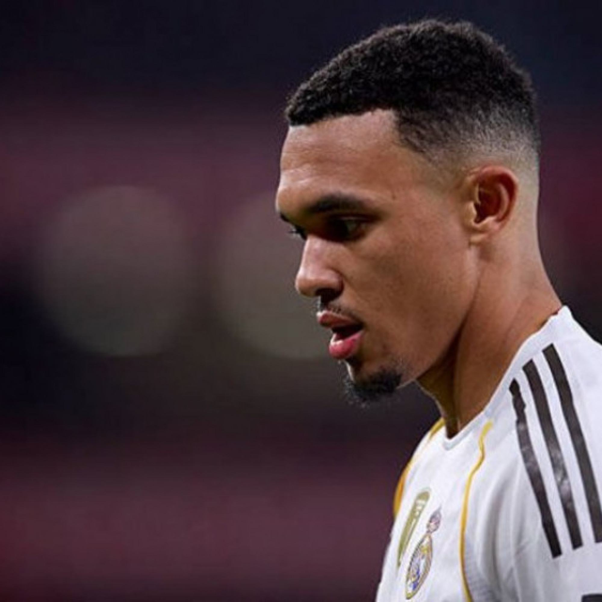  - Alexander-Arnold chấn thương nặng, Real Madrid “toang” trước đại chiến Man City