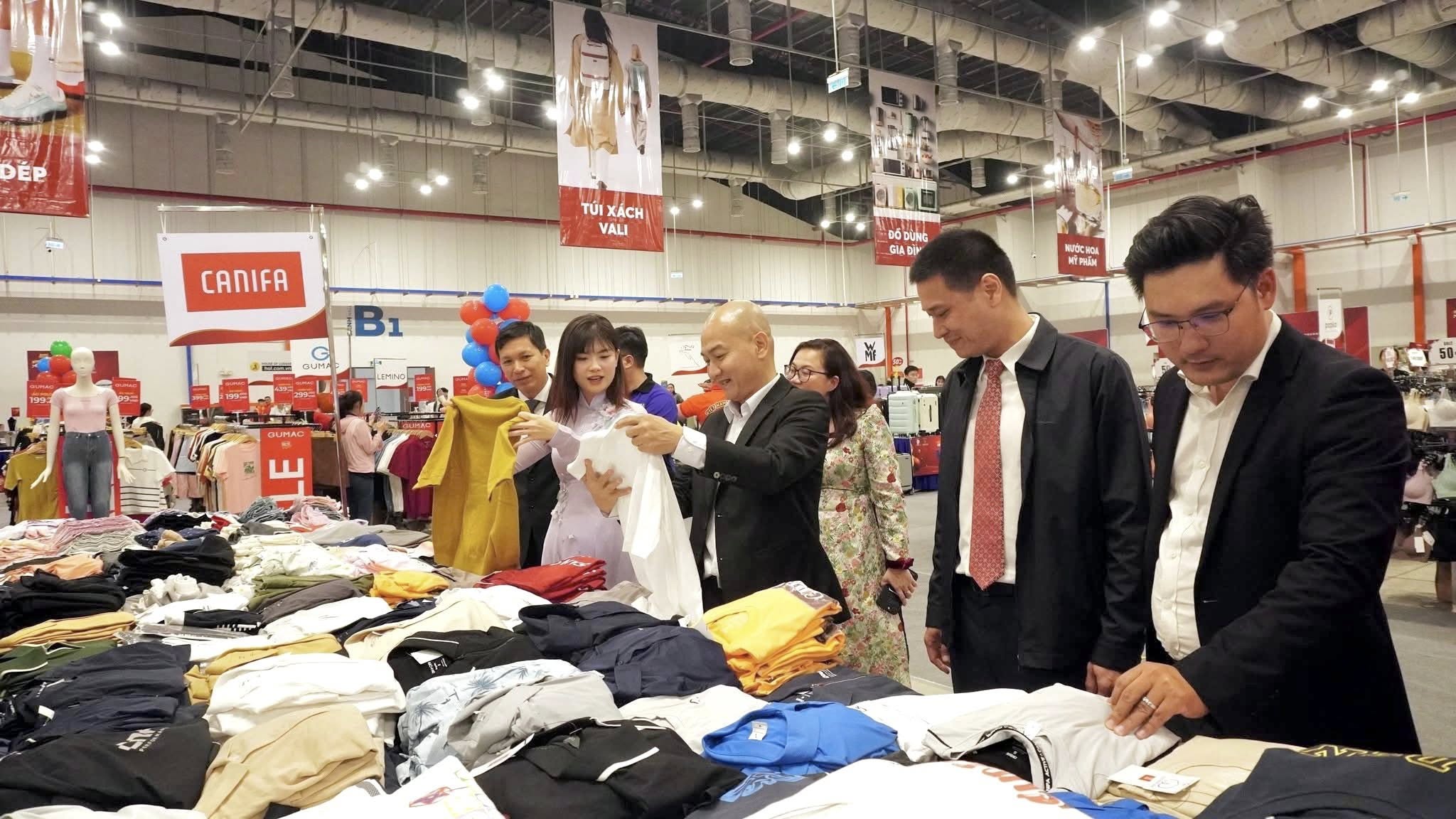 Khai mạc chuỗi sự kiện kích cầu du lịch và mua sắm cuối năm tại phường Bình Dương - 1