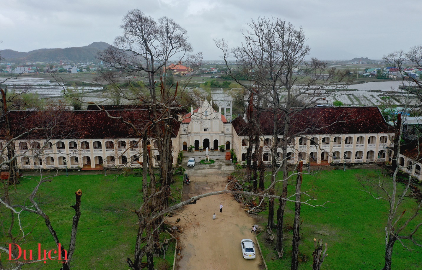 tieu chung vien lang song o gia lai xo xac sau bao - 4