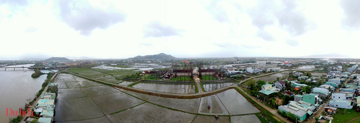 tieu chung vien lang song o gia lai xo xac sau bao - 1