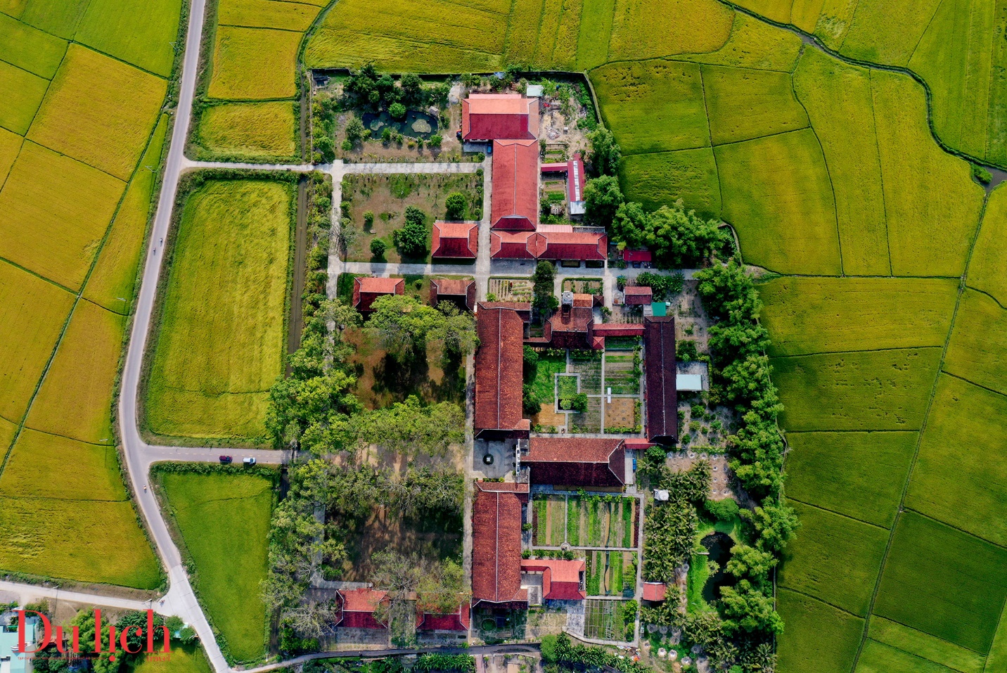 tieu chung vien lang song o gia lai xo xac sau bao - 13