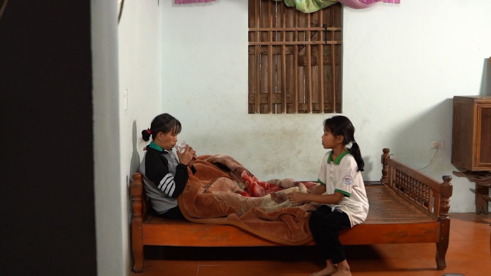 Hà Việt Dũng, Quỳnh Kool xúc động trước bé gái lớp 5 tự lo cho bản thân vì mẹ bệnh, anh trai bỏ học đi làm - 3