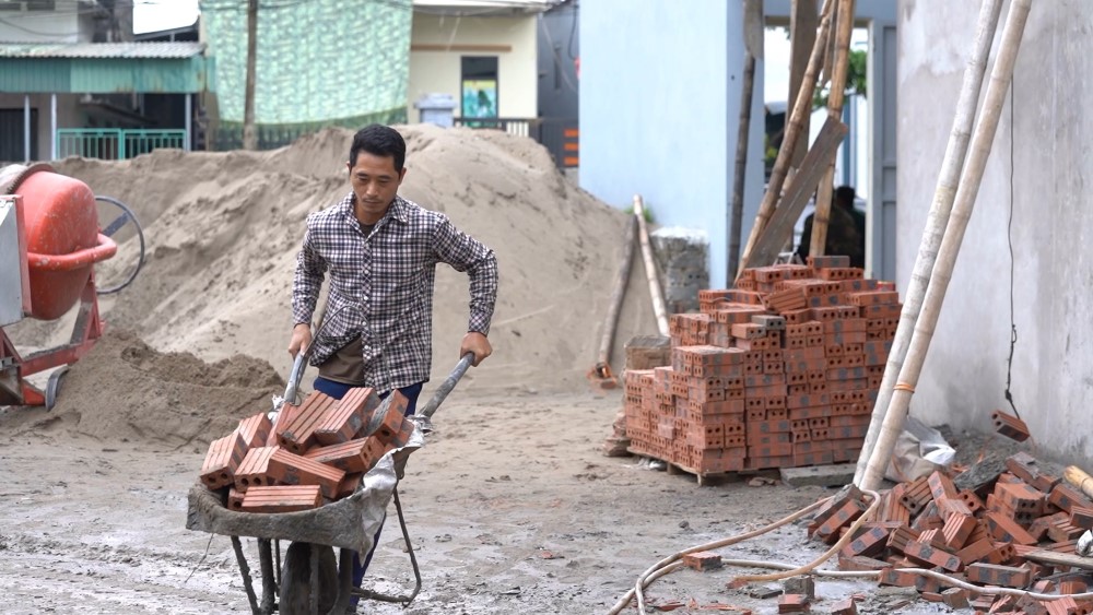 Hà Việt Dũng, Quỳnh Kool xúc động trước bé gái lớp 5 tự lo cho bản thân vì mẹ bệnh, anh trai bỏ học đi làm - 8