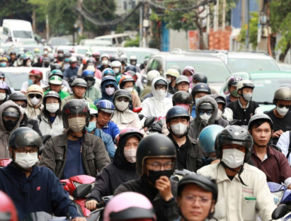  - TP.HCM báo động ùn tắc cuối năm: Xe cá nhân tăng, hạ tầng quá tải