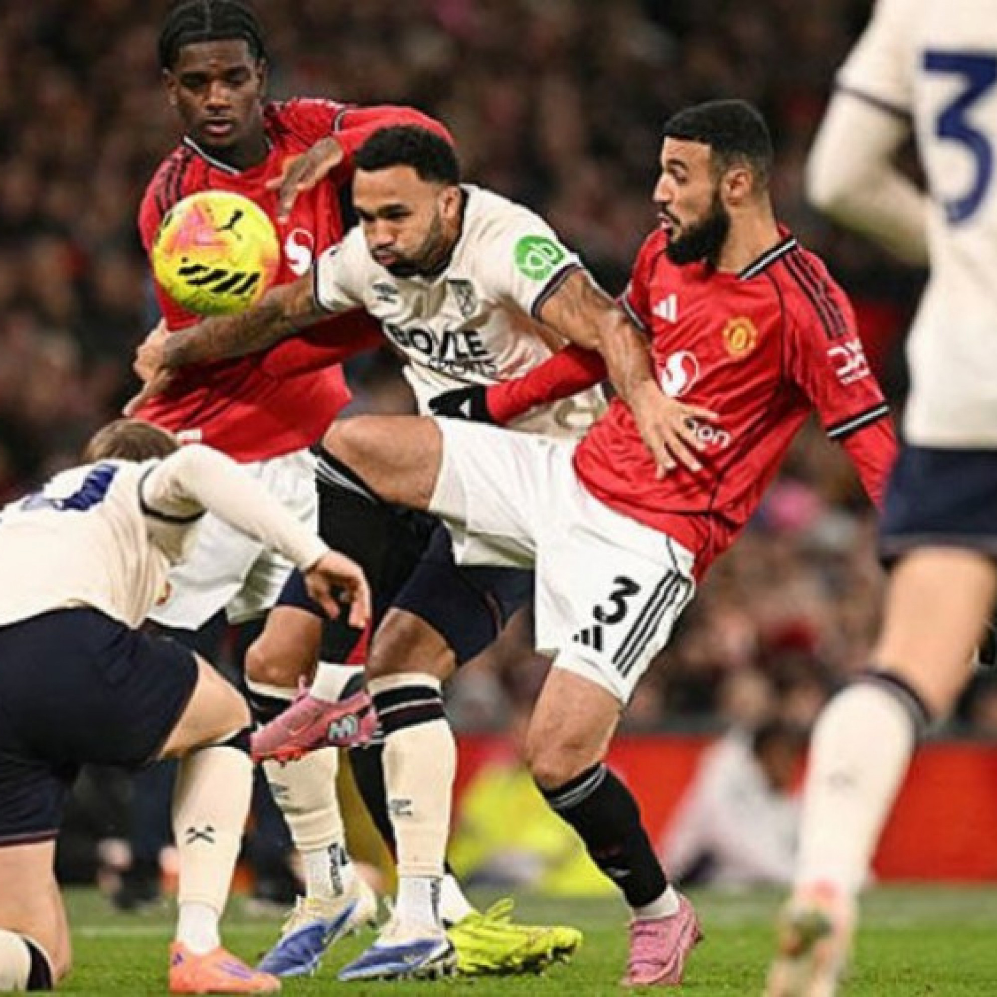  - Trực tiếp bóng đá MU - West Ham: Areola từ chối siêu phẩm của Mbeumo (Ngoại hạng Anh)