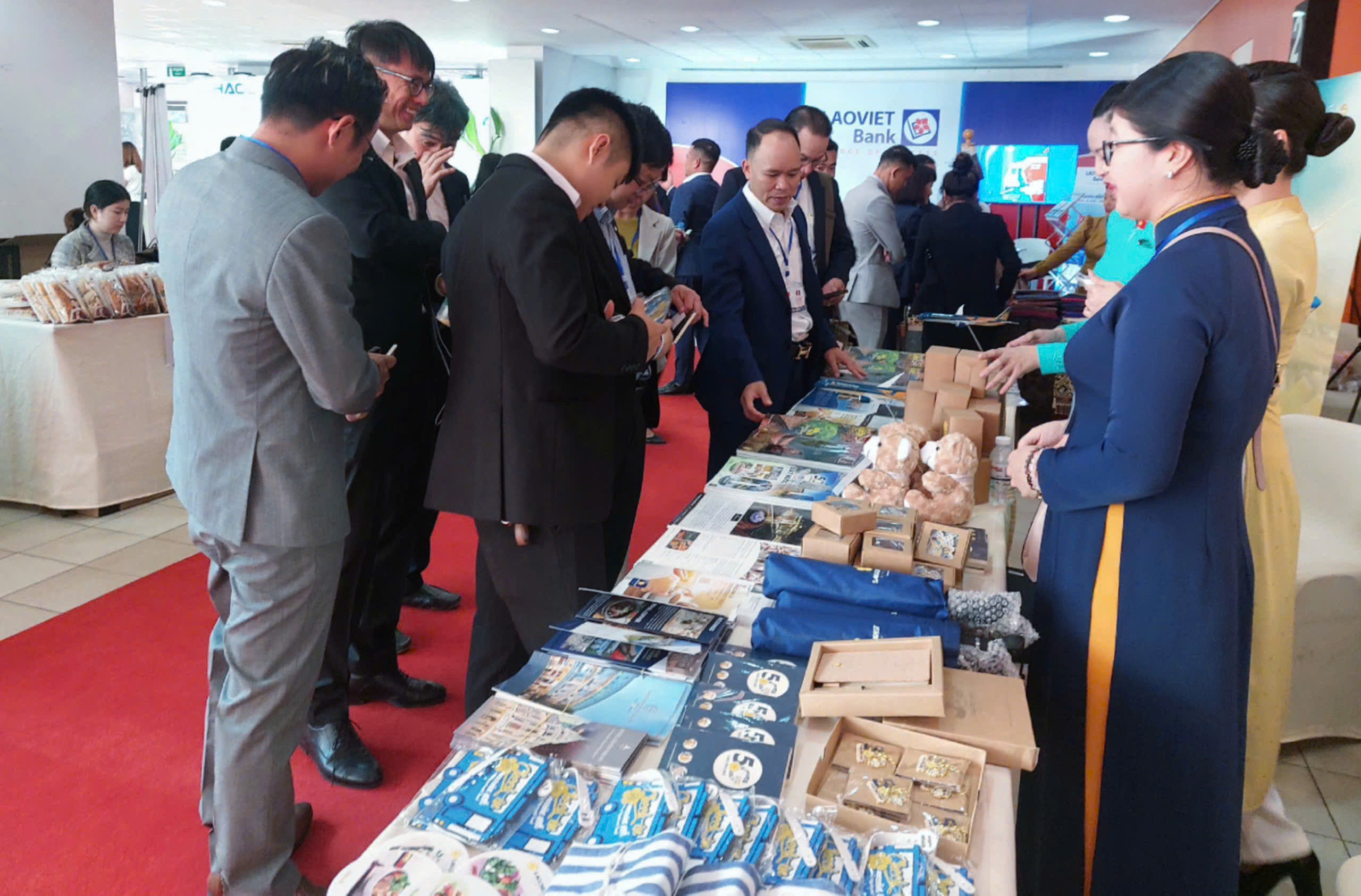 Saigontourist Group đẩy mạnh hợp tác chiến lược du lịch hai chiều Việt Nam - Lào - 3