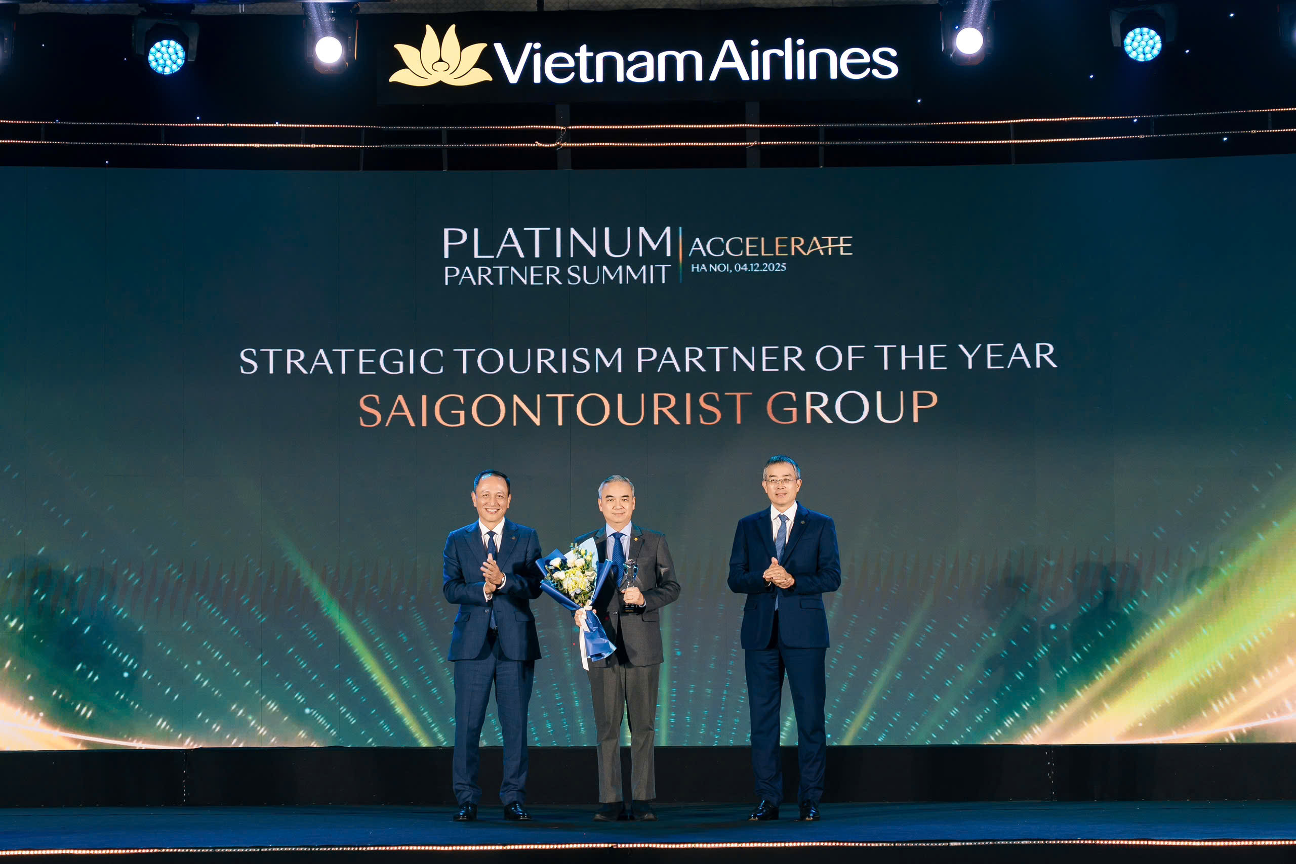 Saigontourist Group được vinh danh “Đối tác Chiến lược Du lịch” của Vietnam Airlines - 1