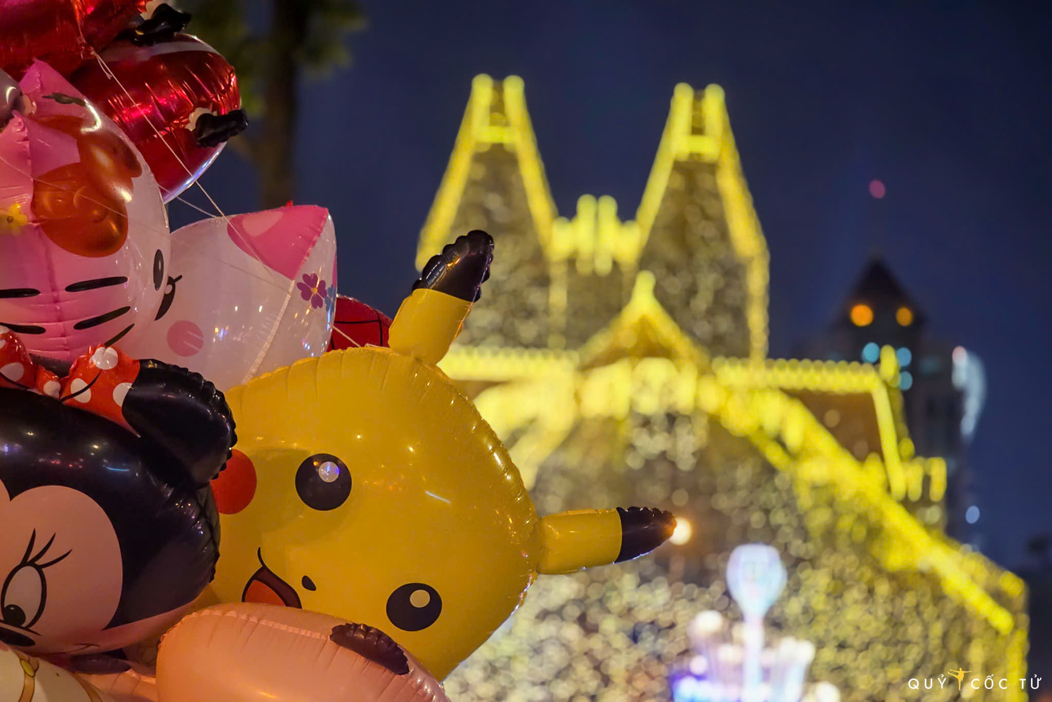 di 'san' goc chup 'tuyet doi dien anh' tai nha tho duc ba mua noel - 10