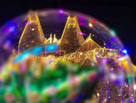  - Đi 'săn' góc chụp 'tuyệt đối điện ảnh' tại Nhà thờ Đức Bà mùa Noel