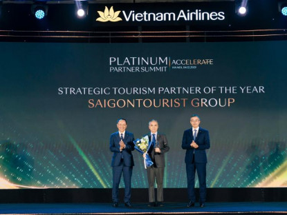  - Saigontourist Group được vinh danh “Đối tác Chiến lược Du lịch” của Vietnam Airlines