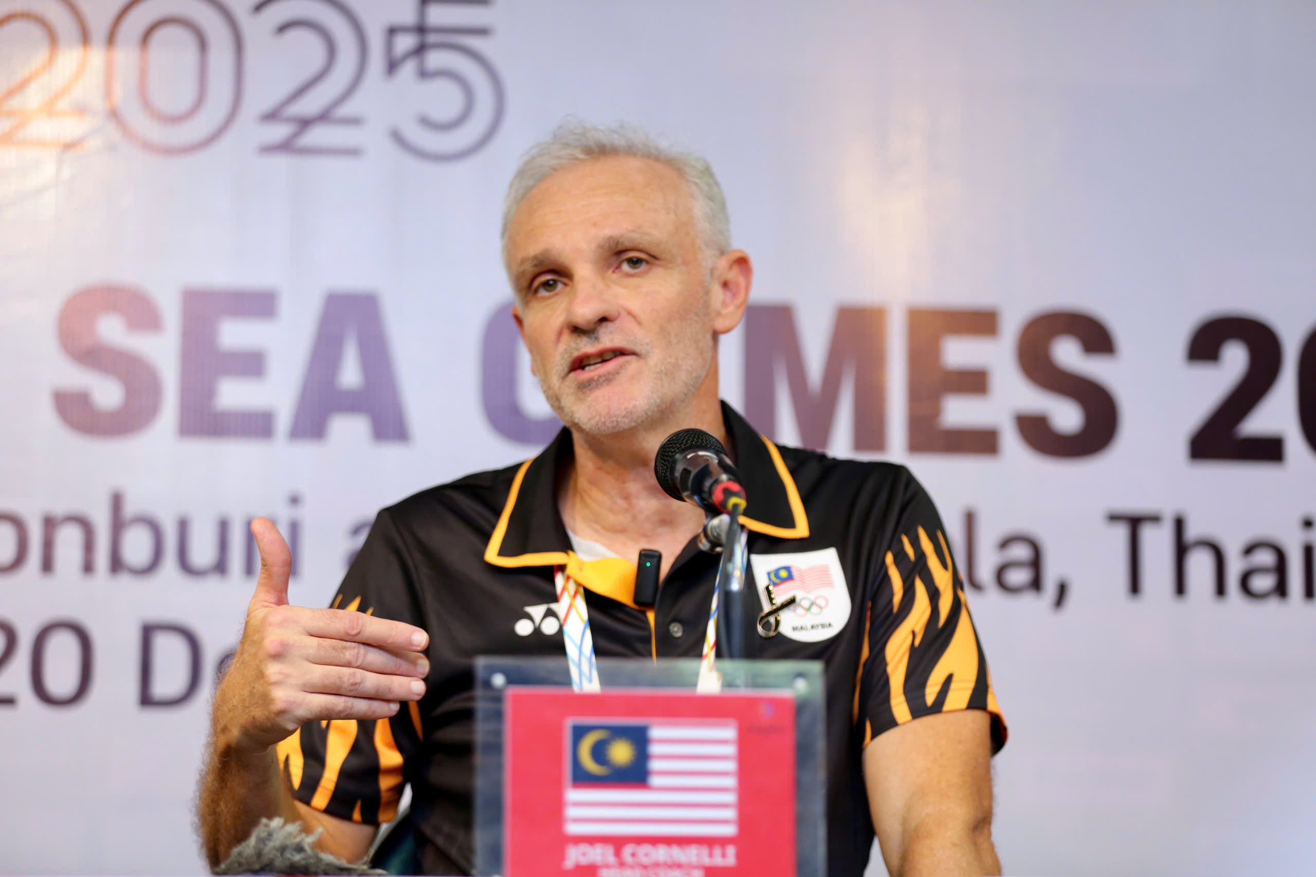 HLV Mai Đức Chung tiết lộ bí quyết thắng đậm 7-0, xúc động vì CĐV Việt Nam tại Thái Lan - 3