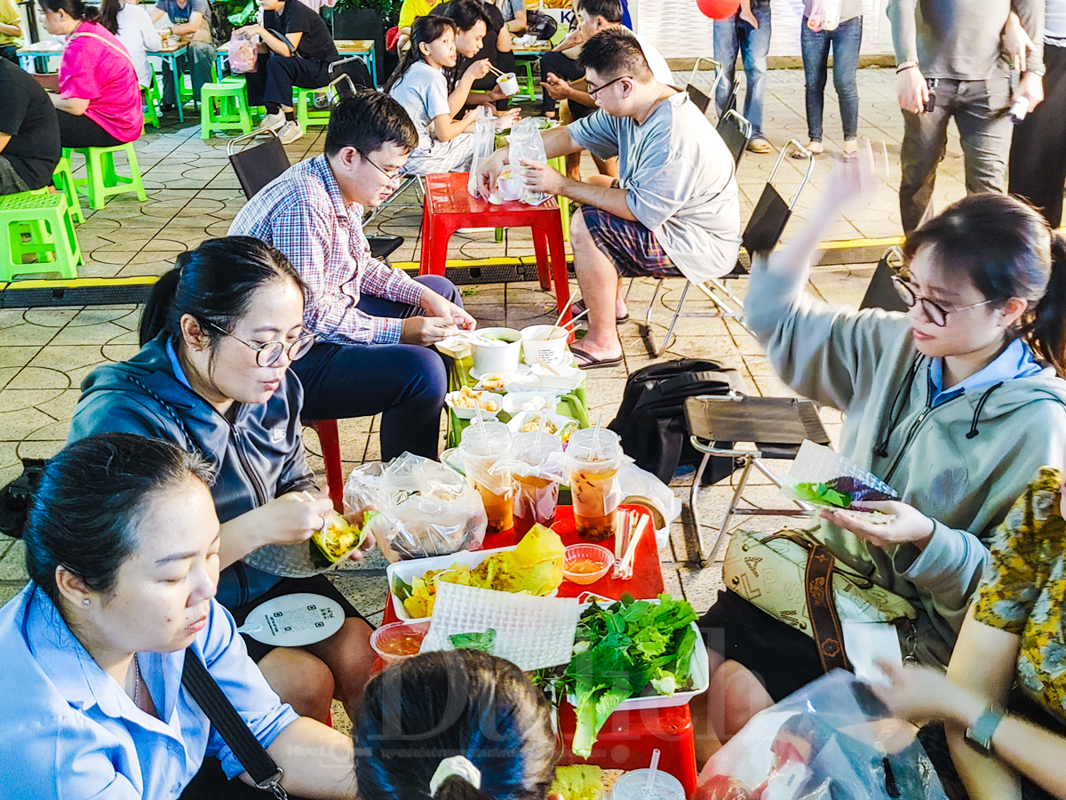 Chợ Lớn bùng nổ ‘Hương sắc ngũ vị’ cùng trải nghiệm ẩm thực Việt - Hoa mùa lễ hội - 9