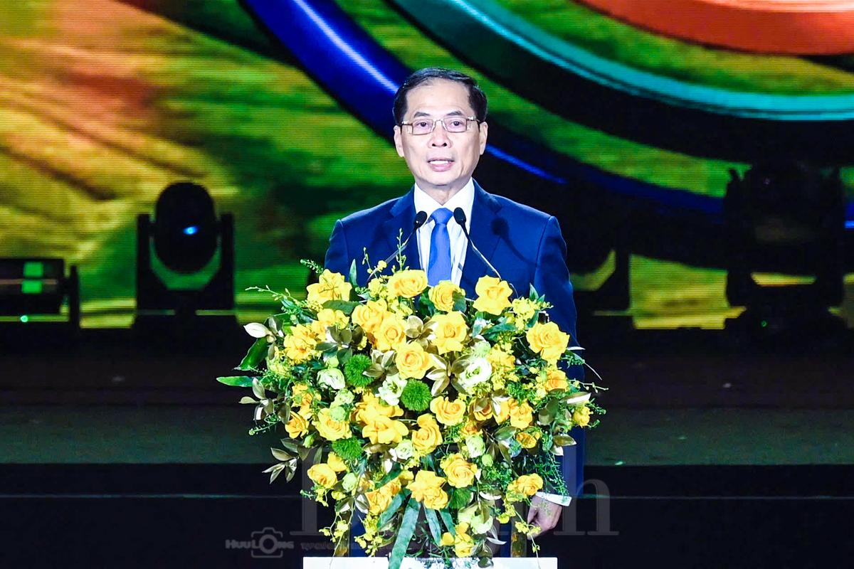 Rực rỡ Đêm Trà Đà Lạt: Hành trình ‘Tinh hoa kết nối năm châu’ mở màn Lễ hội Trà quốc tế 2025 - 5