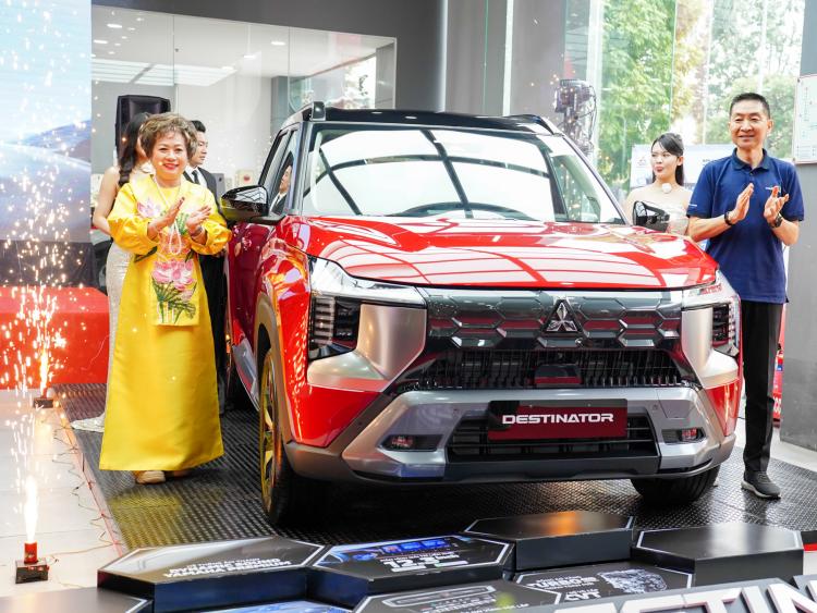 Mitsubishi An Dân Hà Nội tổ chức lễ ra mắt mẫu xe Destinator - khởi sự vạn điểm đến