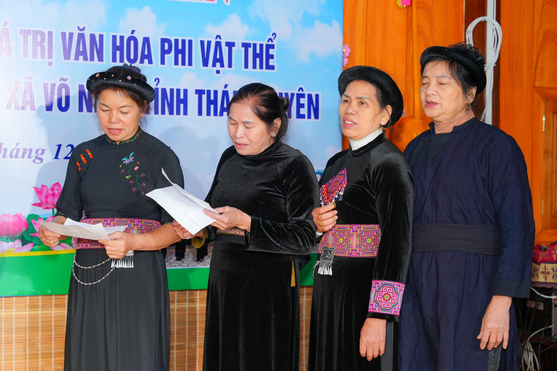 bao ton van hoa gan voi su phat trien sinh ke cua dong bao dan toc thieu so - 3