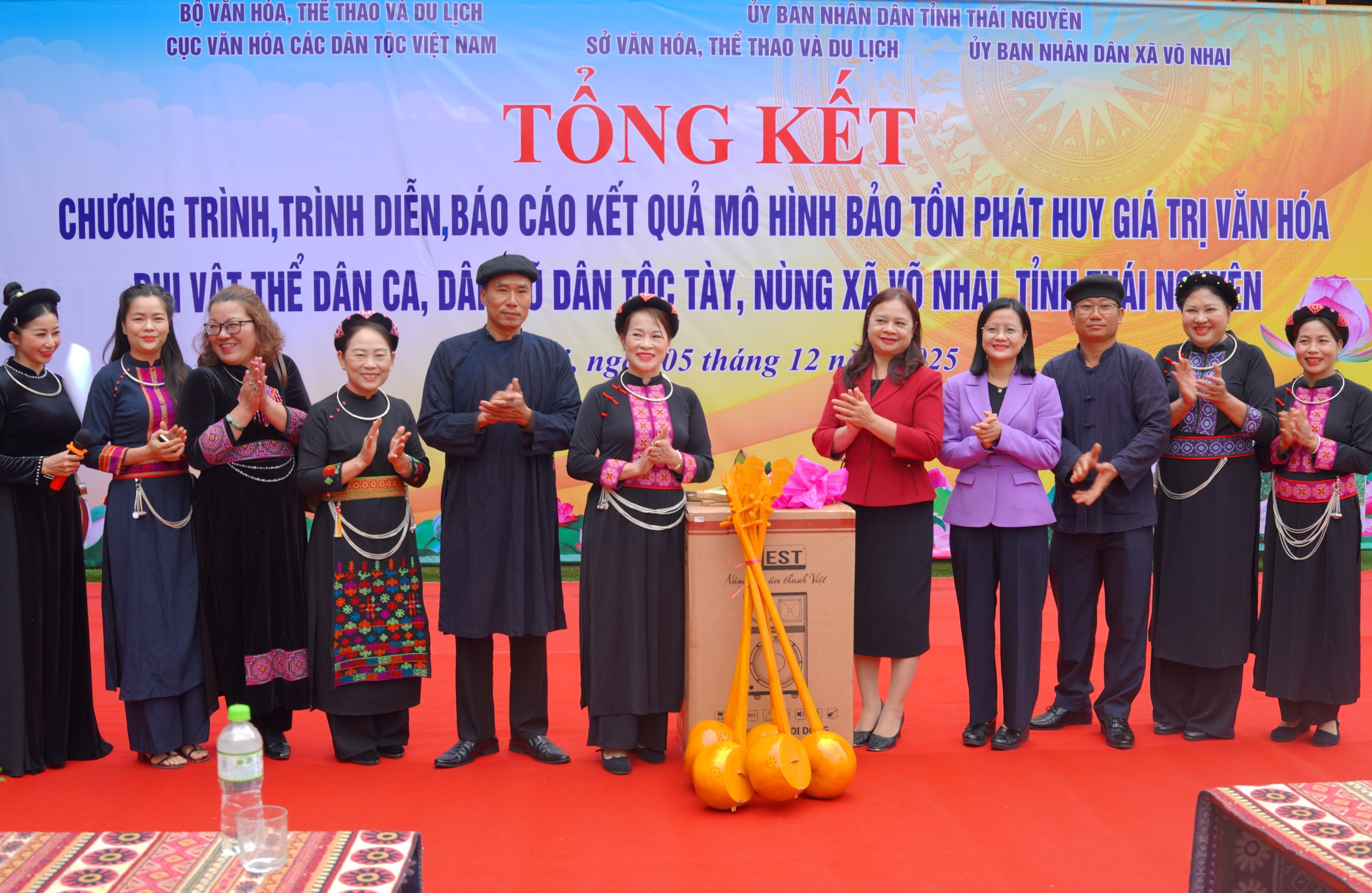 bao ton van hoa gan voi su phat trien sinh ke cua dong bao dan toc thieu so - 8