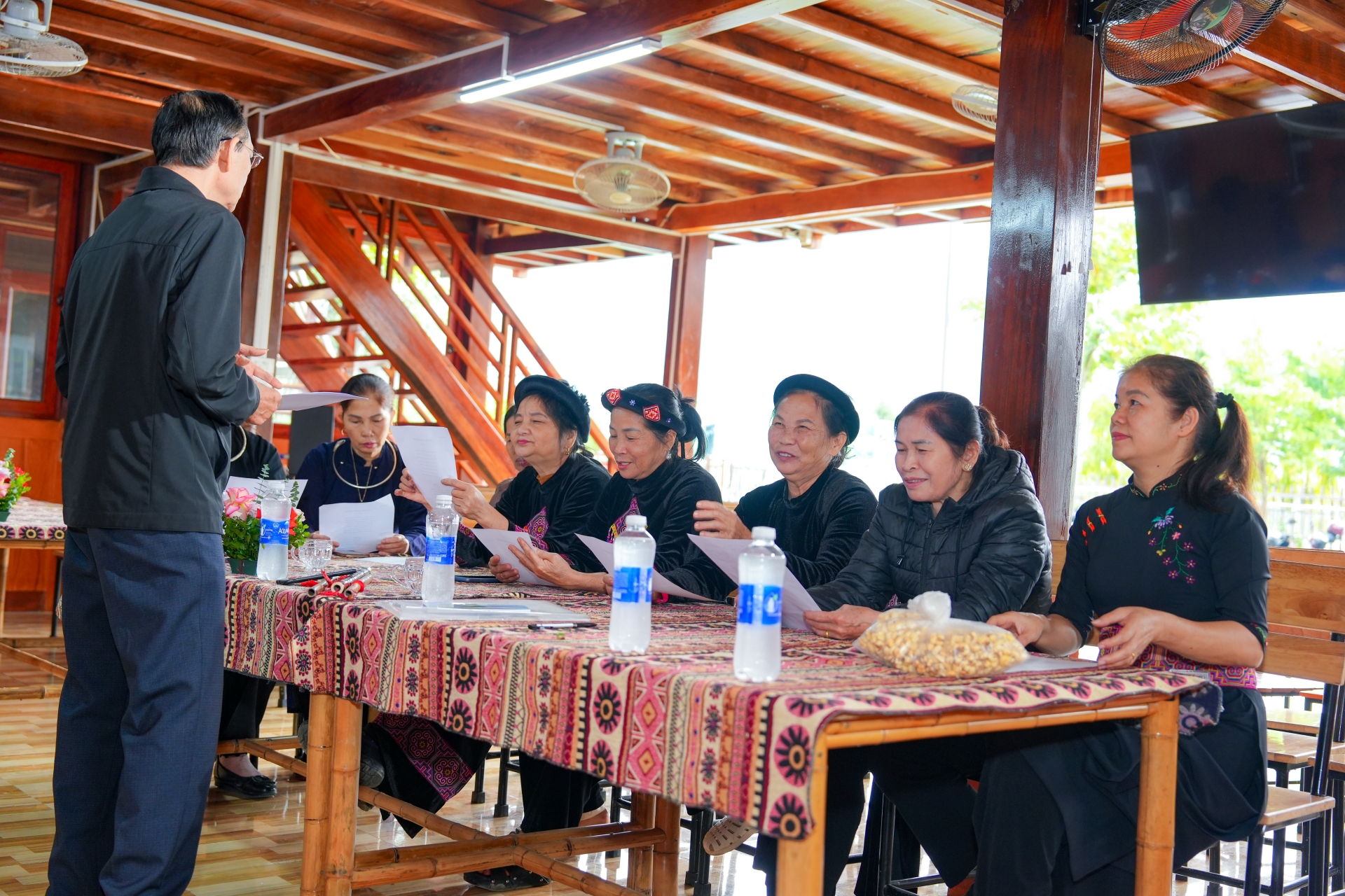 bao ton van hoa gan voi su phat trien sinh ke cua dong bao dan toc thieu so - 9