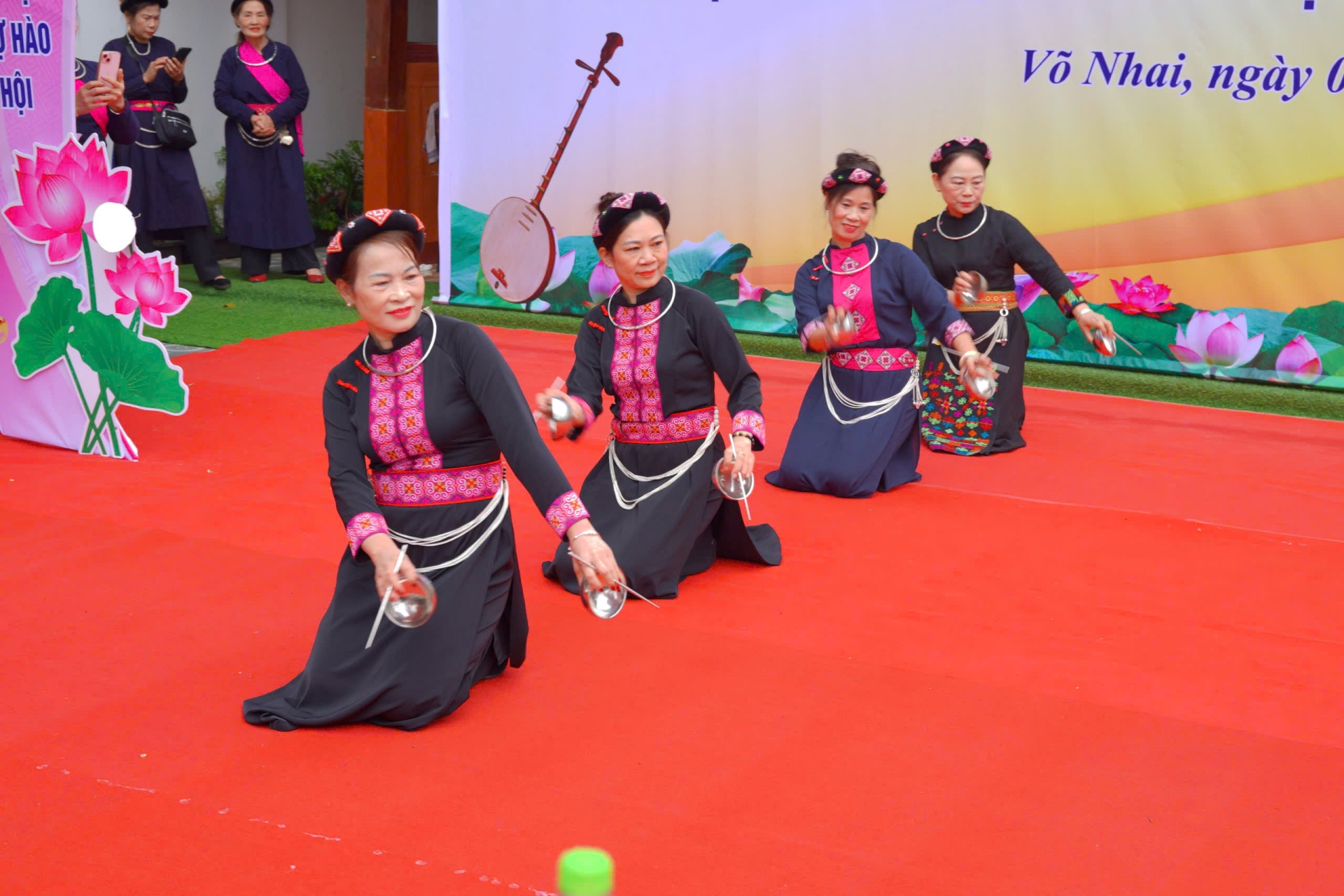 bao ton van hoa gan voi su phat trien sinh ke cua dong bao dan toc thieu so - 13