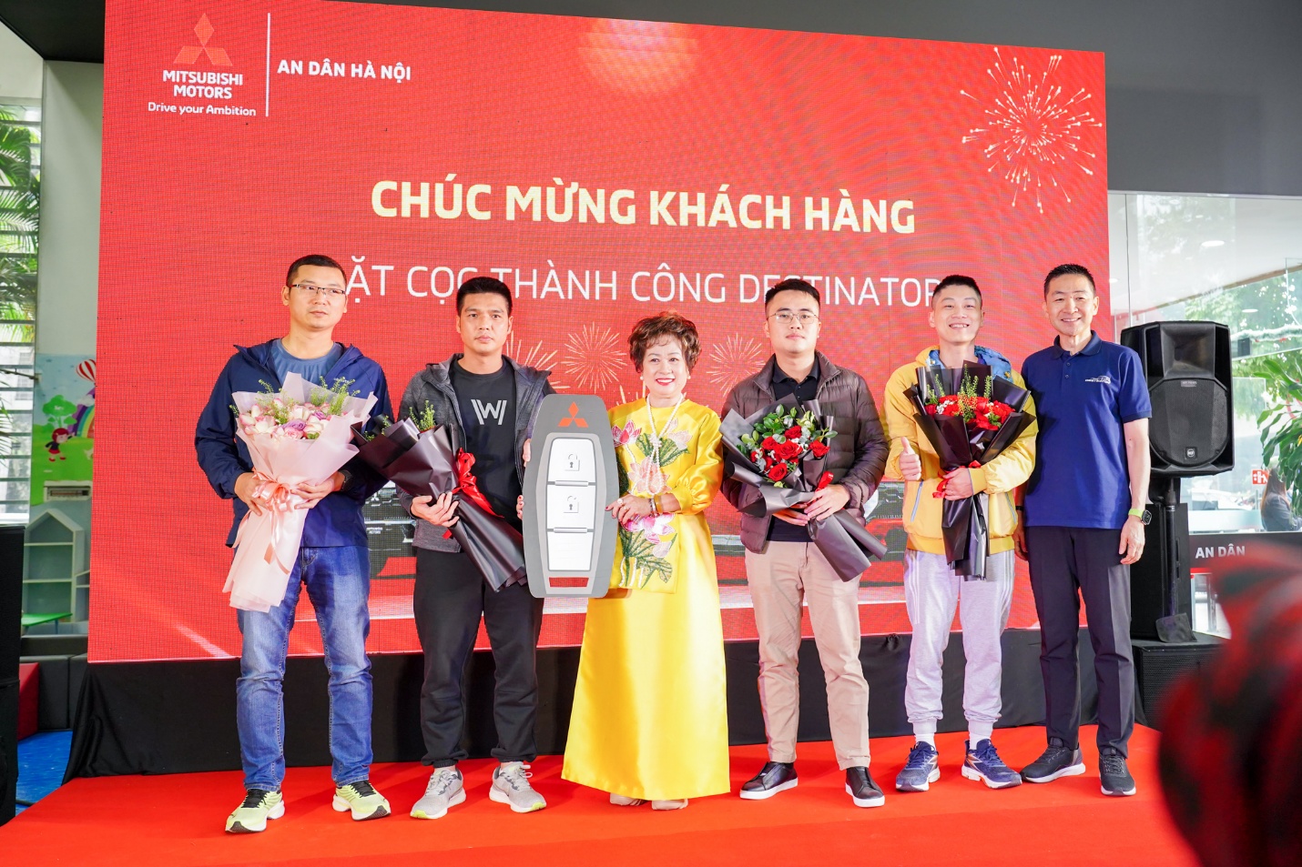 mitsubishi an dan ha noi to chuc le ra mat mau xe destinator - khoi su van diem den - 3