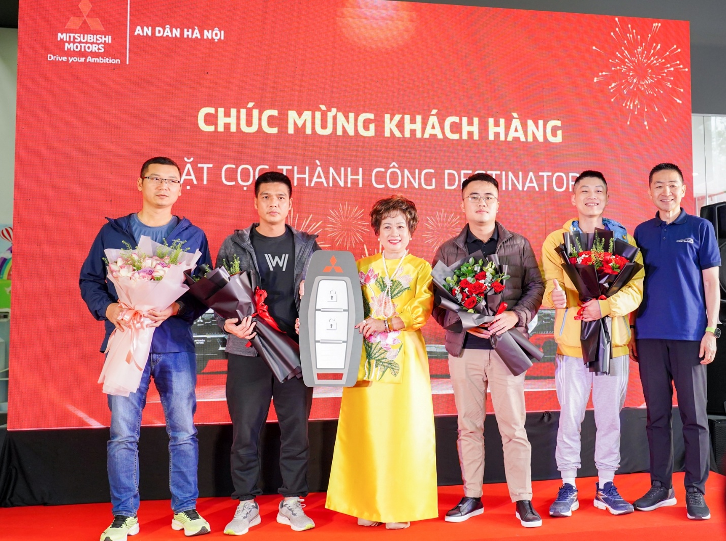 mitsubishi an dan ha noi to chuc le ra mat mau xe destinator - khoi su van diem den - 5