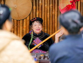  - Bảo tồn văn hóa gắn với sự phát triển sinh kế của đồng bào dân tộc thiểu số