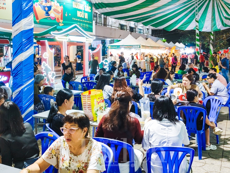 Chợ Lớn bùng nổ ‘Hương sắc ngũ vị’ cùng trải nghiệm ẩm thực Việt - Hoa mùa lễ hội - 4