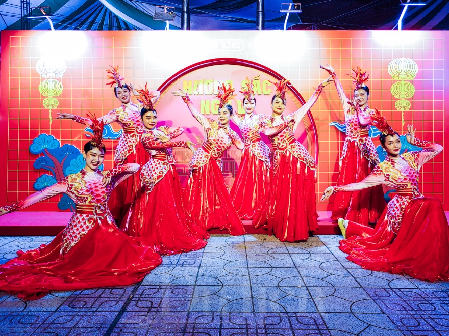 Chợ Lớn bùng nổ ‘Hương sắc ngũ vị’ cùng trải nghiệm ẩm thực Việt - Hoa mùa lễ hội - 2