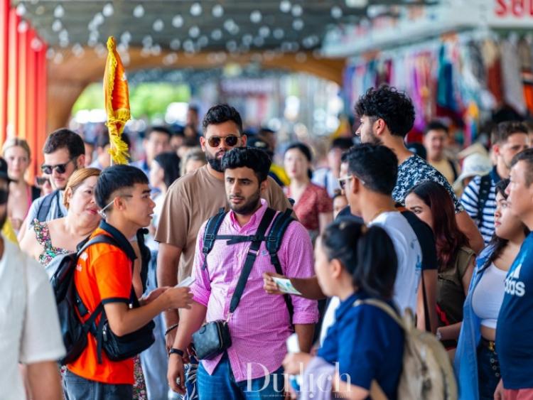 Khách quốc tế đến Việt Nam cao kỷ lục, tốc độ tăng trưởng vào nhóm cao nhất thế giới