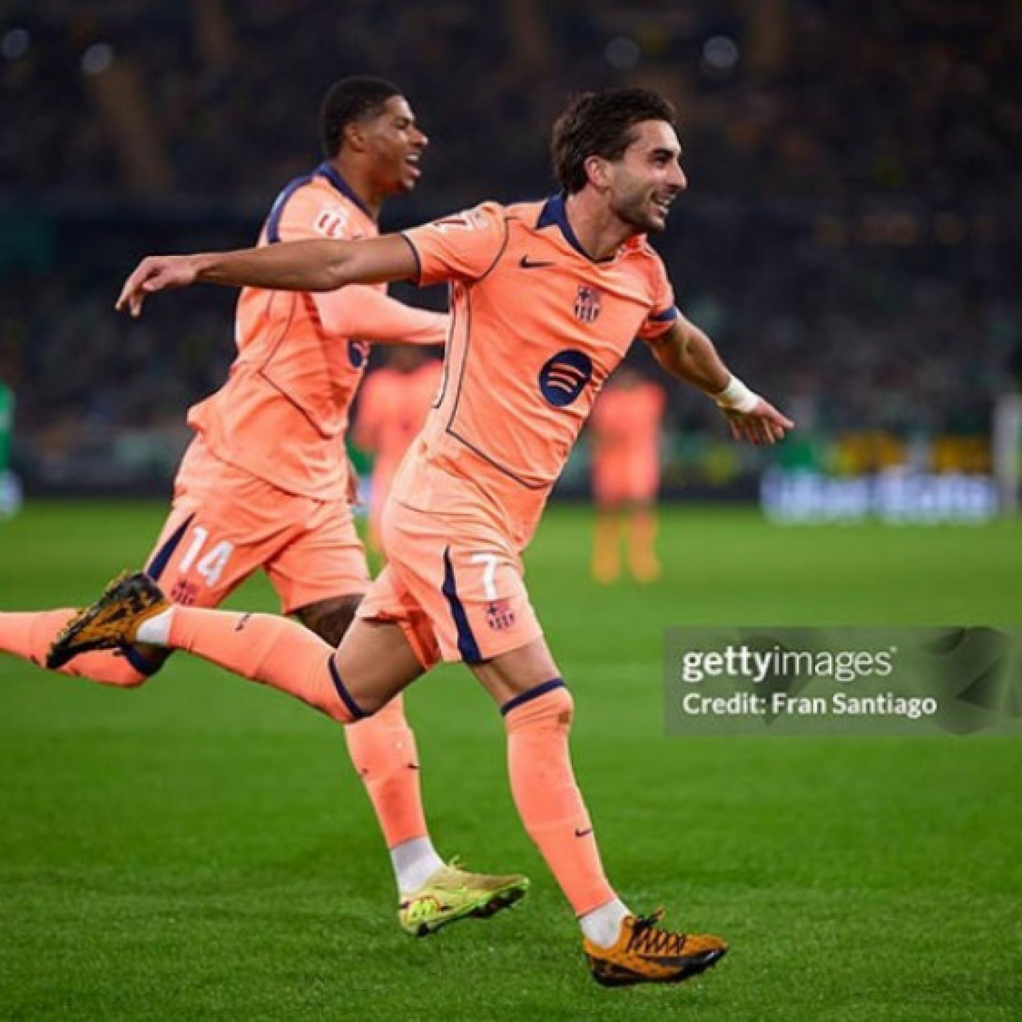  - Barca cuốn phăng Betis: "Cánh én" Antony bất lực trước sức mạnh Torres - Yamal