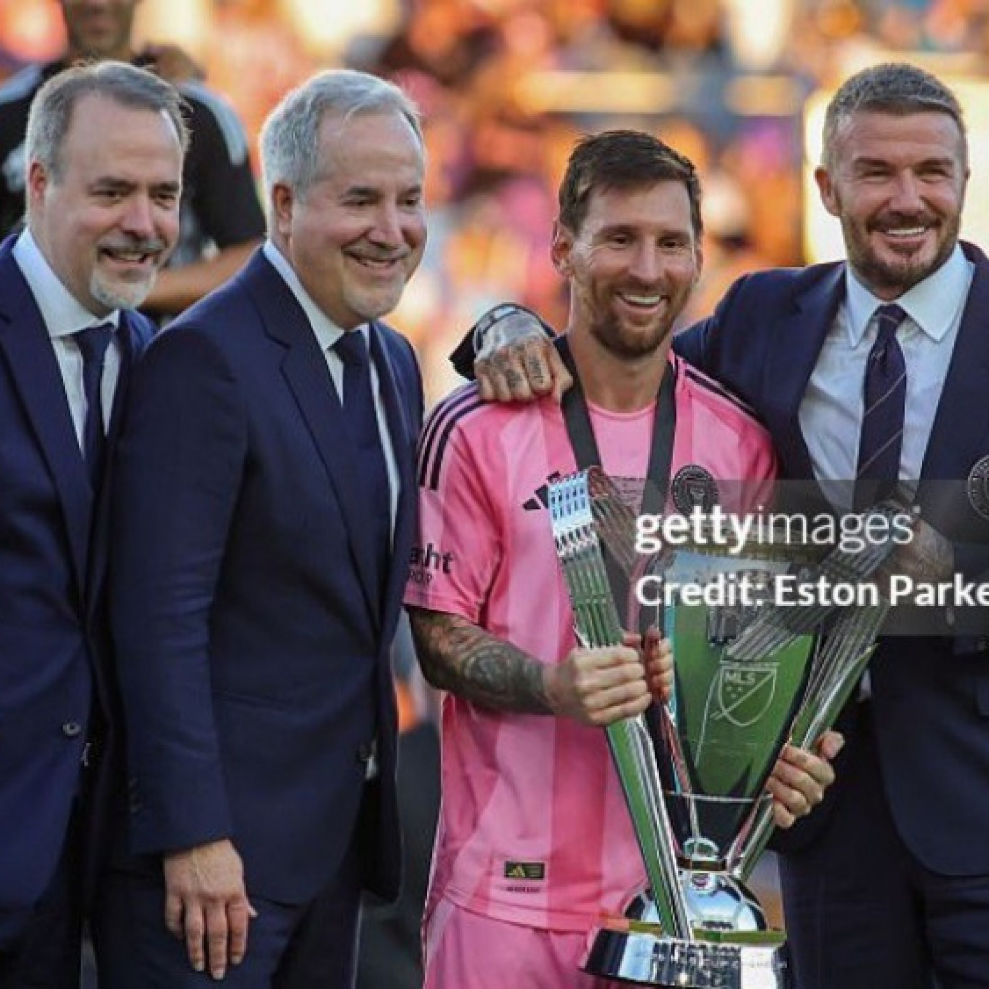  - Inter Miami thành "Vua bóng đá Mỹ": Messi hay nhất MLS Cup, tri ân 2 cựu sao Barca