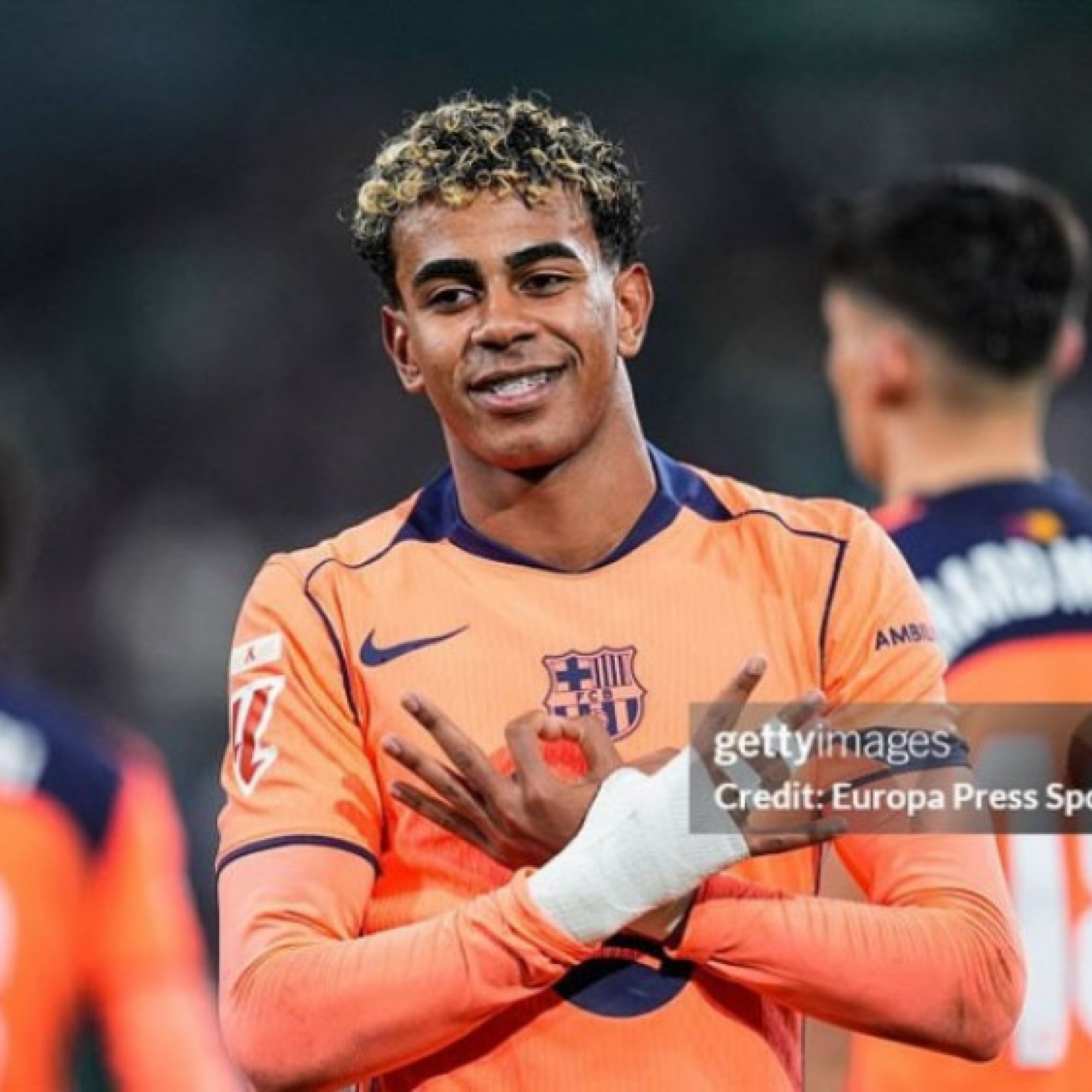  - Yamal đá "số 10" thăng hoa: Flick thử nghiệm thành công, Barca càng khó đoán