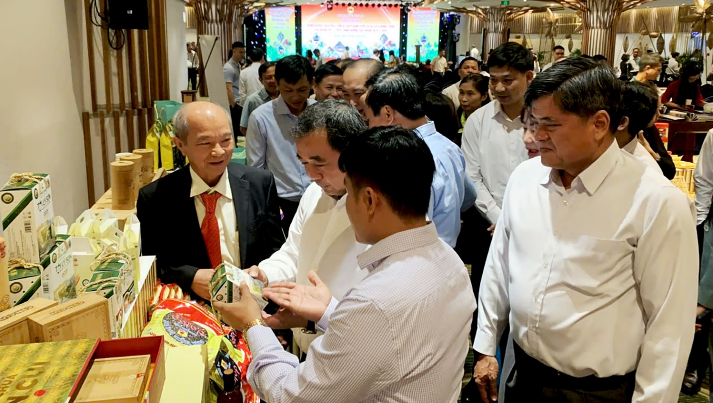 hanh trinh dua san pham toi ly son dat chuan ocop 5 sao - 10