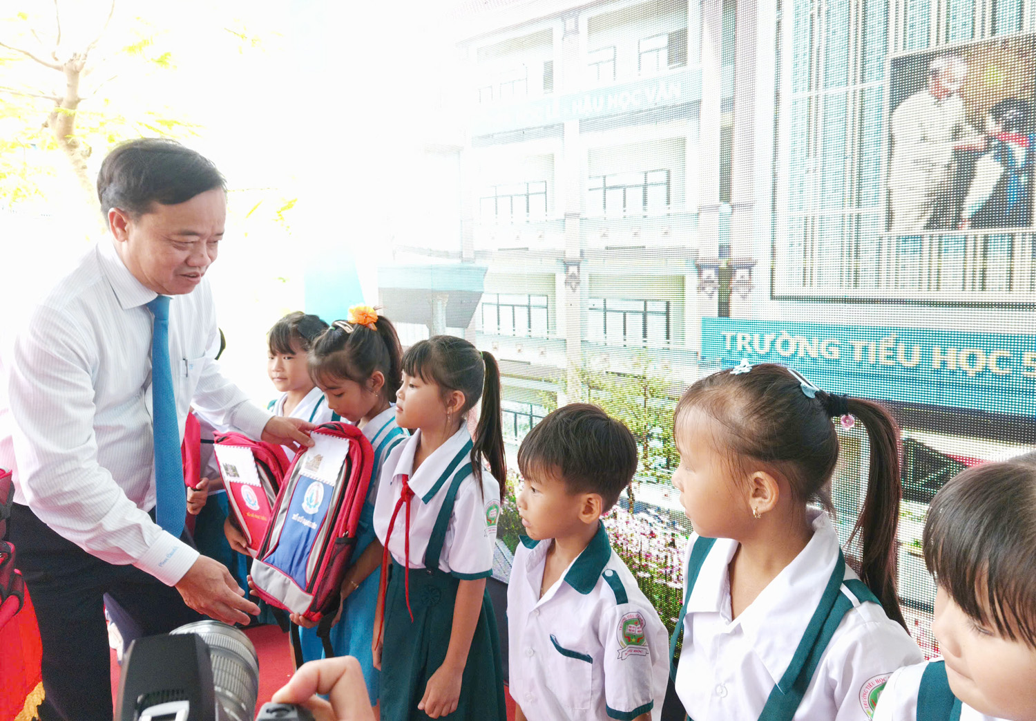 Ninh Bình hỗ trợ Cà Mau 20 tỷ đồng xây trường tiểu học tại xã Sông Đốc - 2