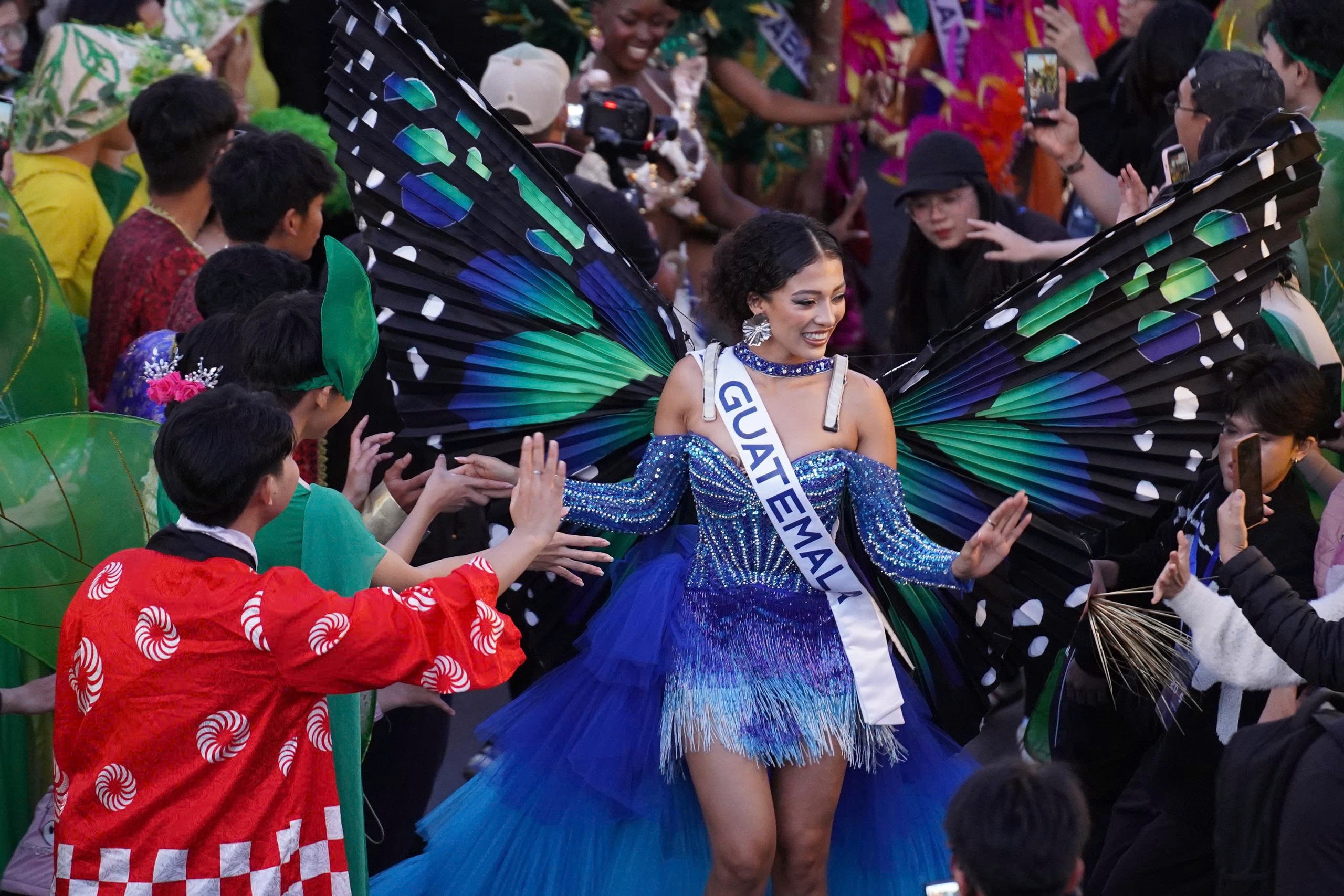 Đường phố Đà Lạt rực rỡ sắc màu trong Lễ hội Trà Quốc tế 2025 - 8