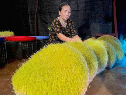  - Gia đình có ba đời giữ lửa nghề nấu mạch nha nếp  truyền thống ở Quảng Ngãi