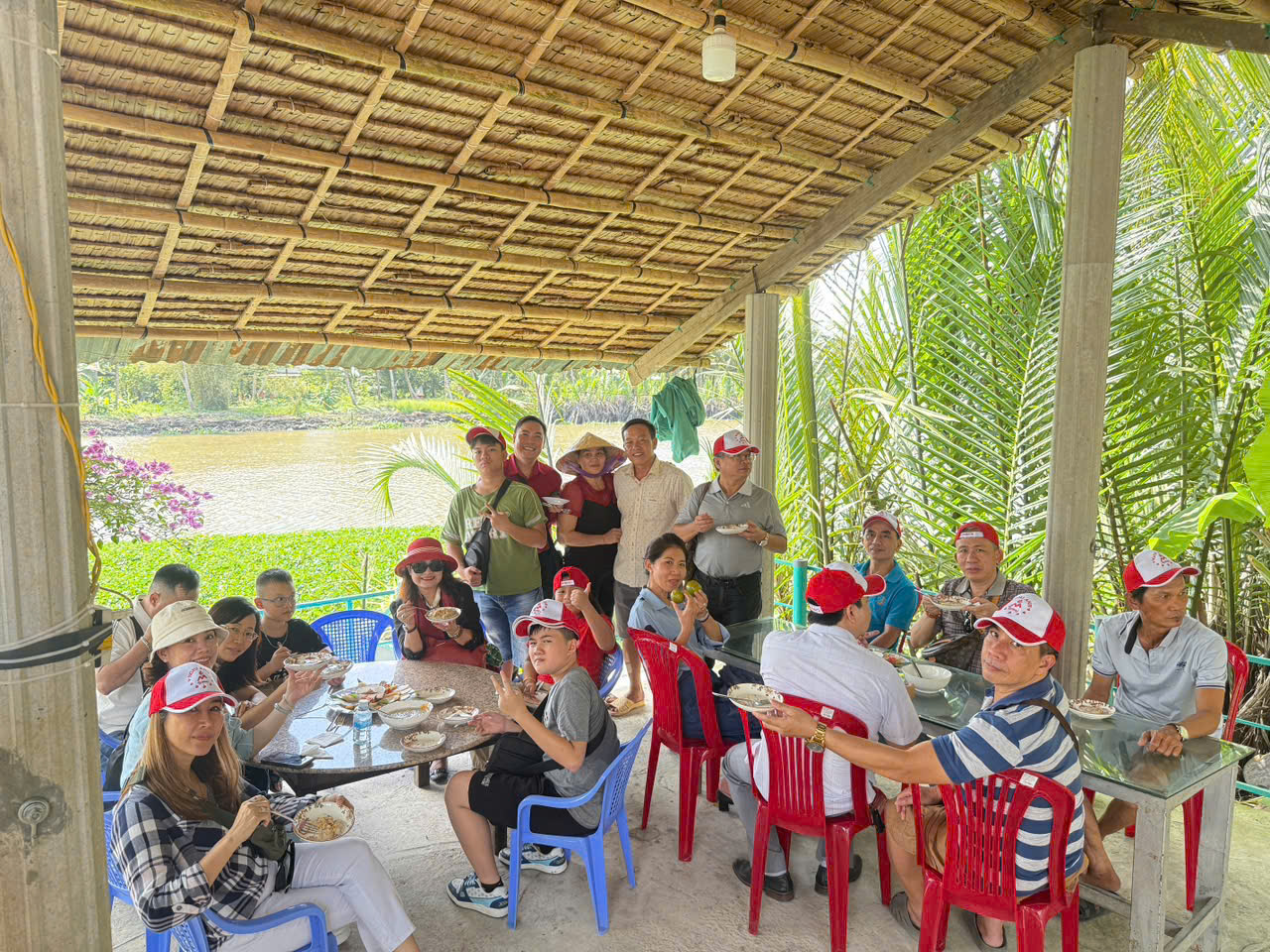 Du lịch cộng đồng Nhị Hòa (Vĩnh Long) đón đoàn khách đầu tiên sau thời gian ngắn khởi động - 1