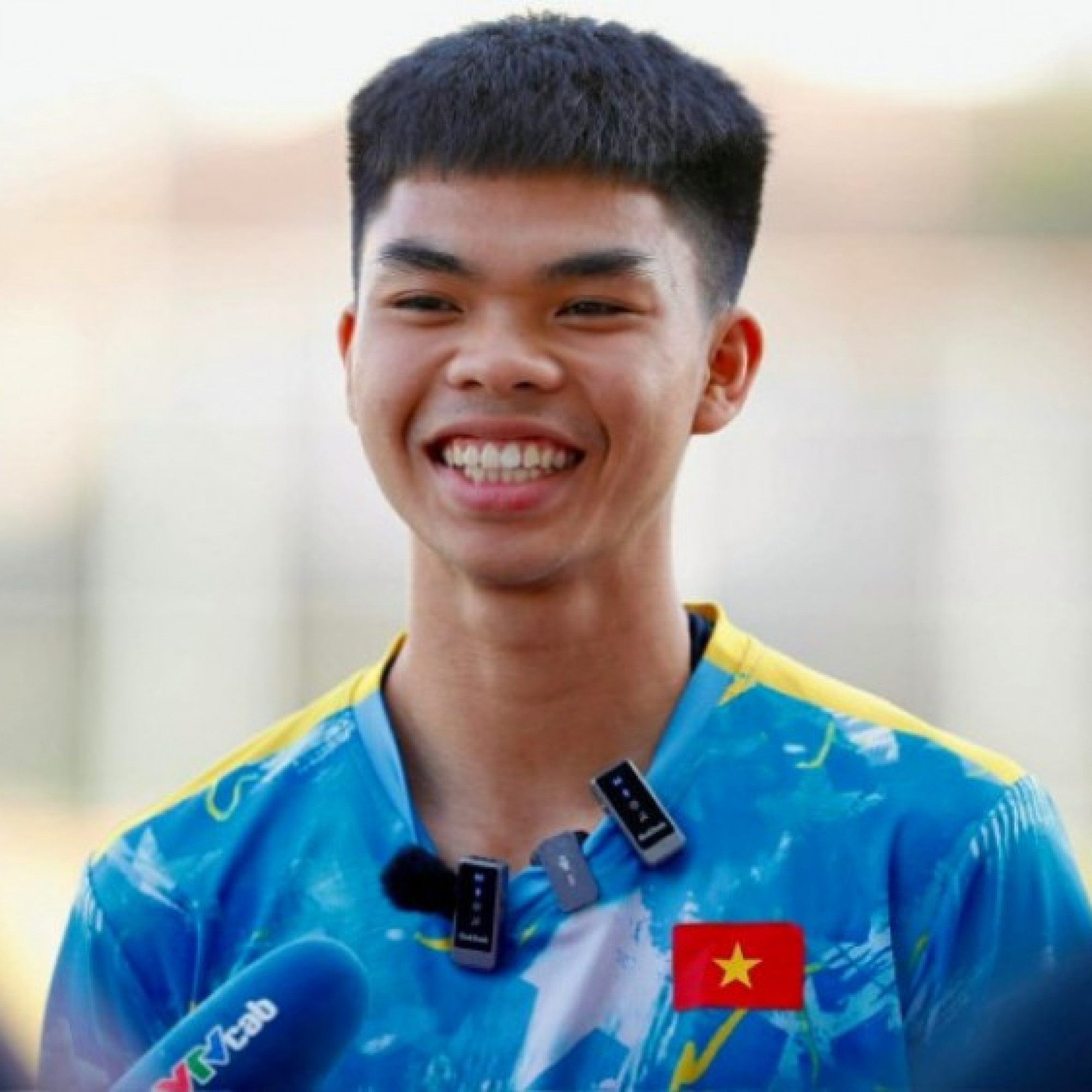  - “Cậu út” U22 Việt Nam kể chuyện vừa đá SEA Games 33 vừa học đại học