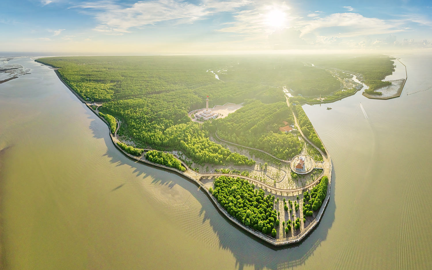 Hơn 2.630 tỷ đồng đầu tư cho ‘lá chắn xanh’ ven biển - 3