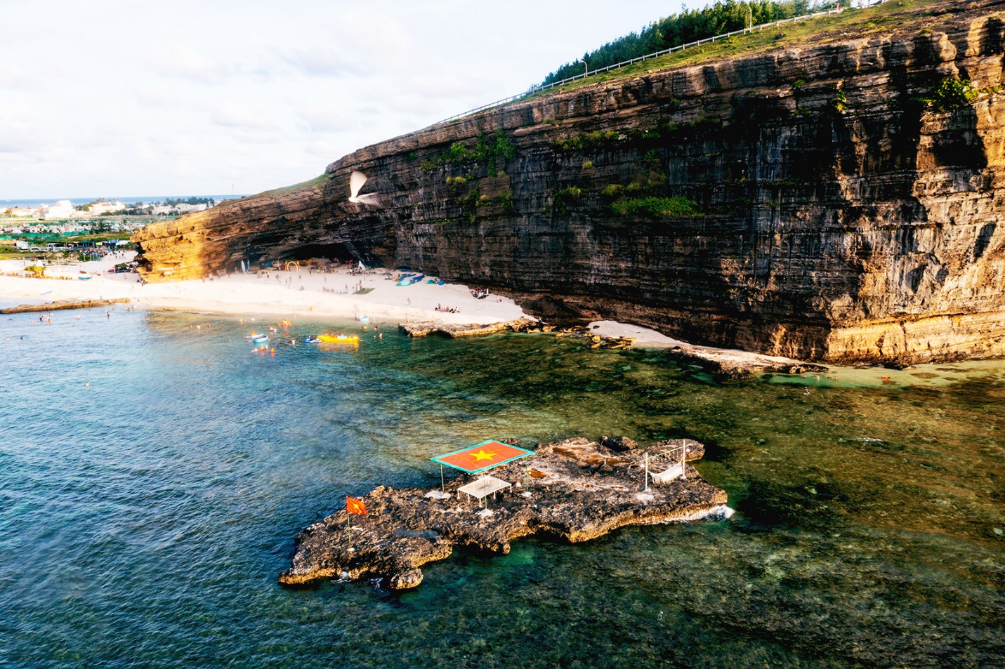 vuong quoc toi o dac khu ly son - 3